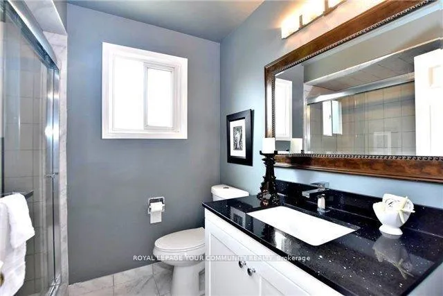 Photo 8 of 51 Falan Heights Crescent, Aurora, Aurora Heights — HOMEH