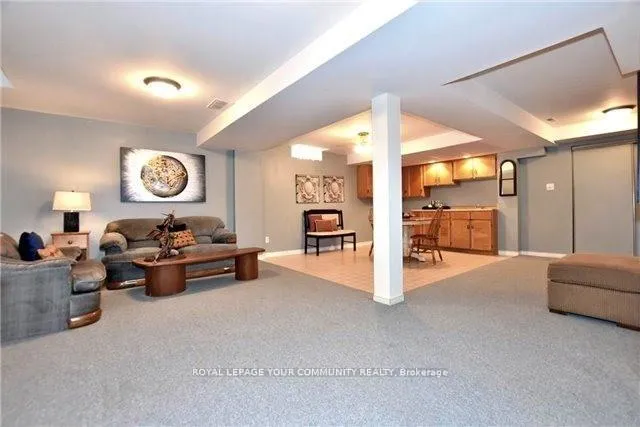 Photo 11 of 51 Falan Heights Crescent, Aurora, Aurora Heights — HOMEH