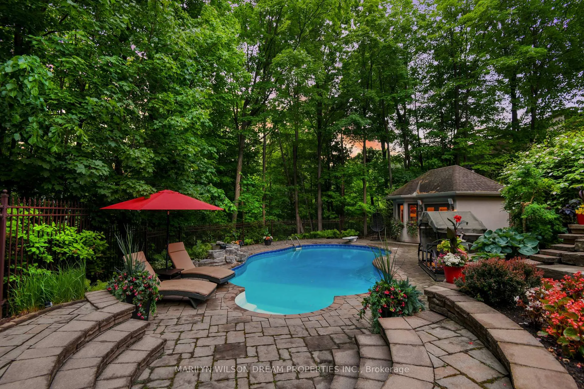 Photo 10 of 38 Rothwell Drive, Ottawa, Rothwell Heights — HOMEH