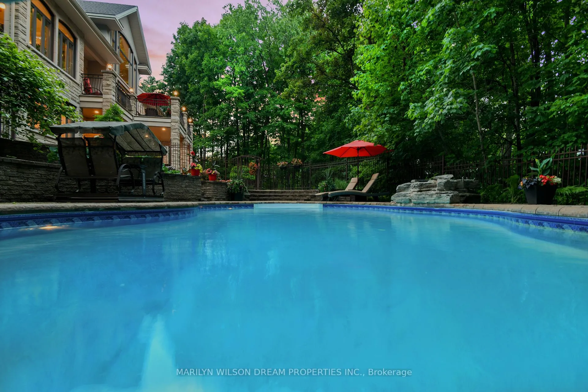 Photo 11 of 38 Rothwell Drive, Ottawa, Rothwell Heights — HOMEH