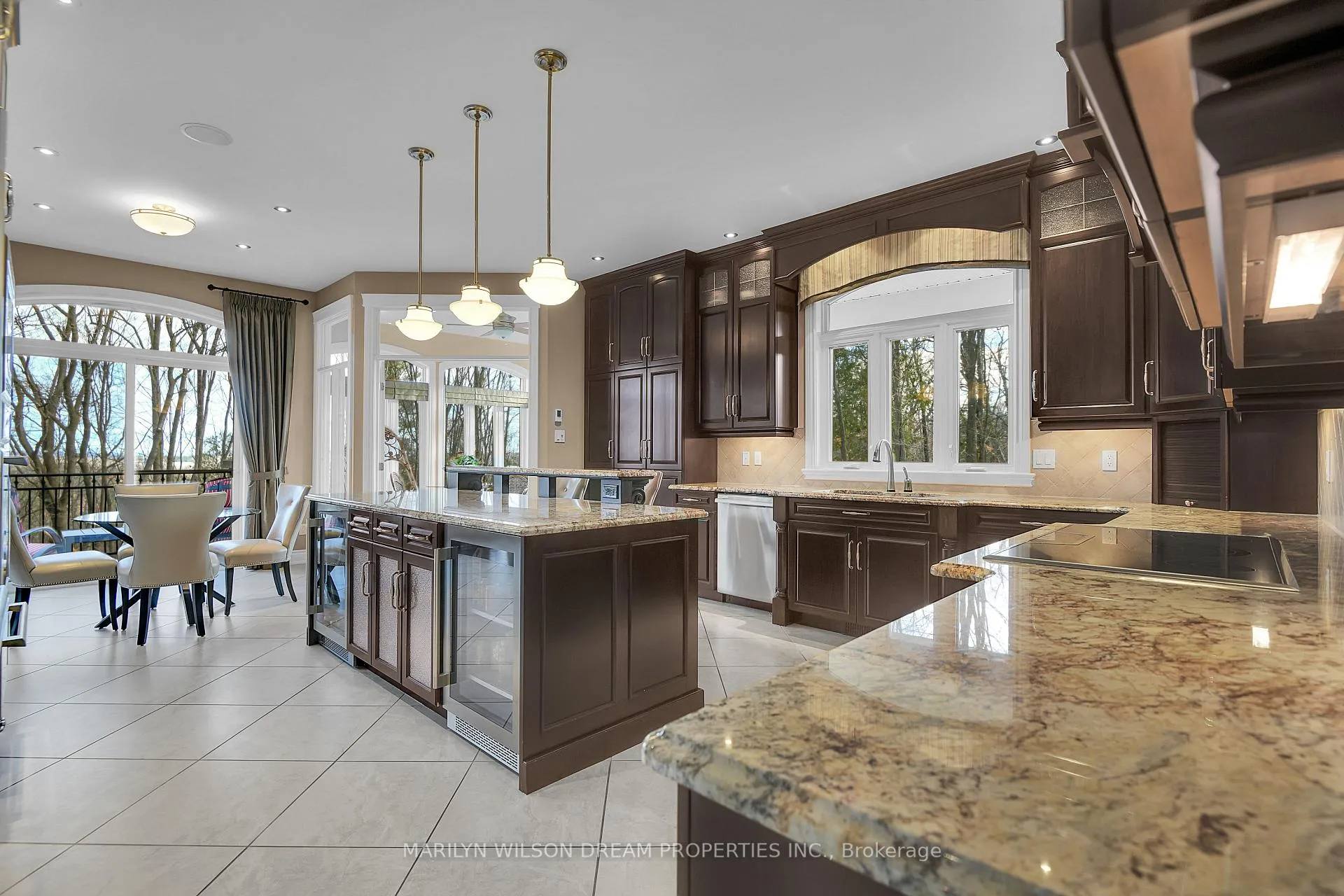 Photo 18 of 38 Rothwell Drive, Ottawa, Rothwell Heights — HOMEH