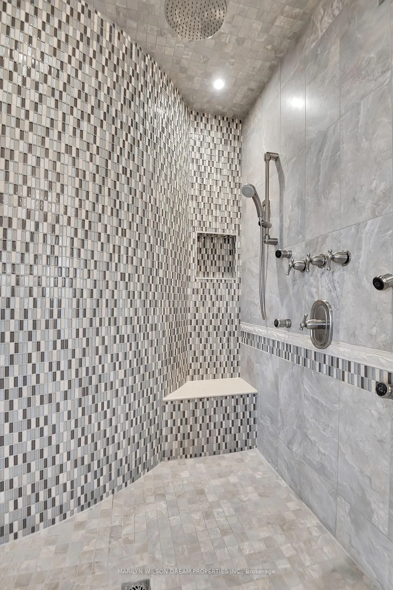 Photo 26 of 38 Rothwell Drive, Ottawa, Rothwell Heights — HOMEH