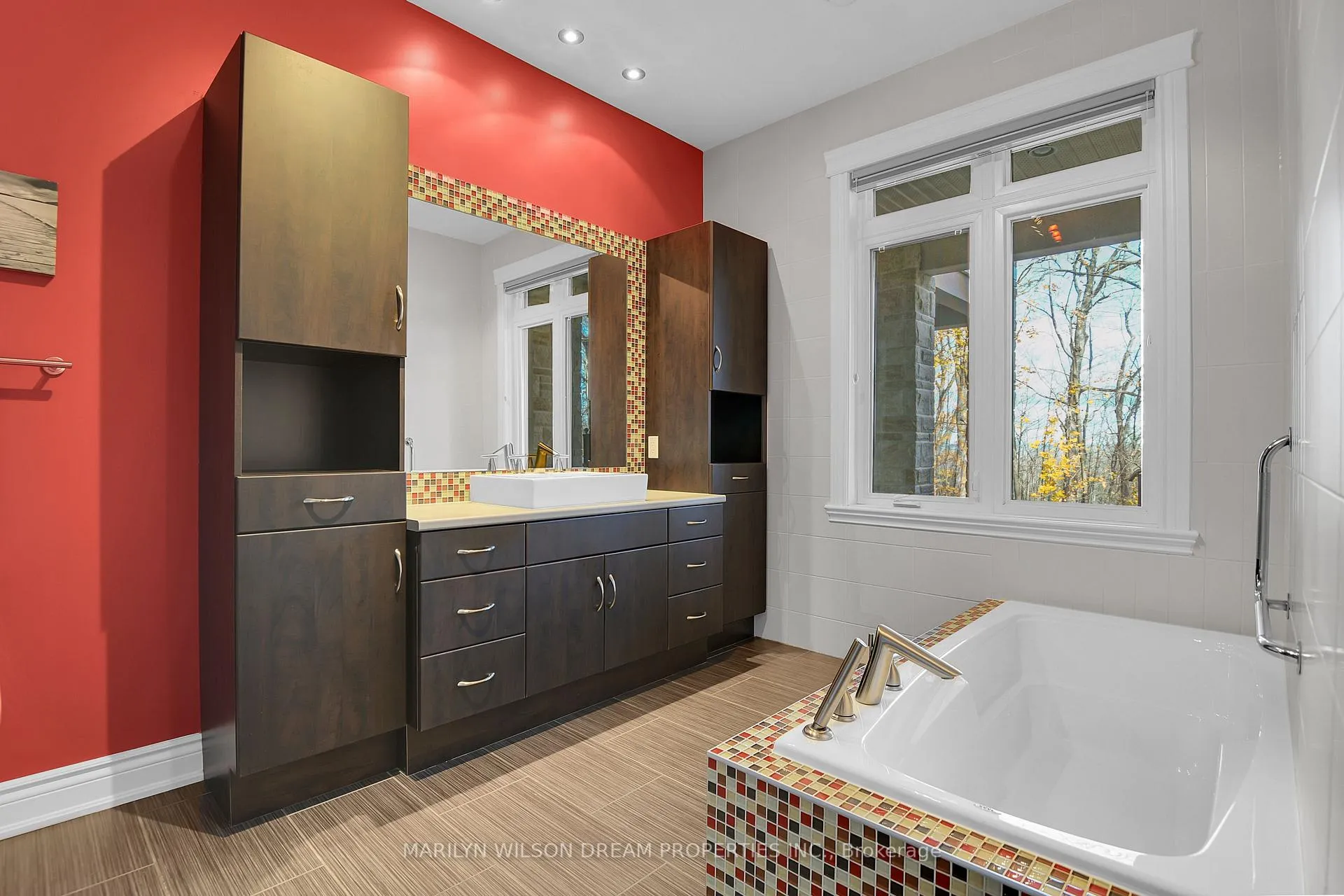 Photo 35 of 38 Rothwell Drive, Ottawa, Rothwell Heights — HOMEH