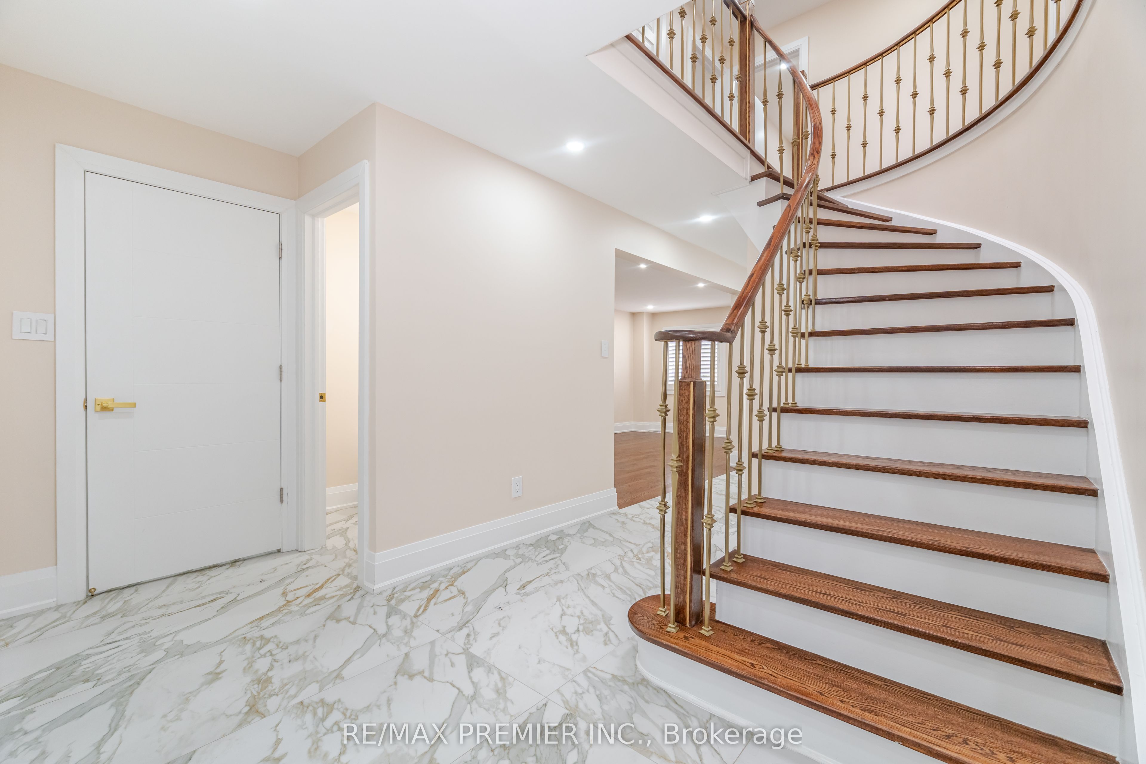 Photo 60 of 495 Fairview Road W, Mississauga, Fairview — HOMEH