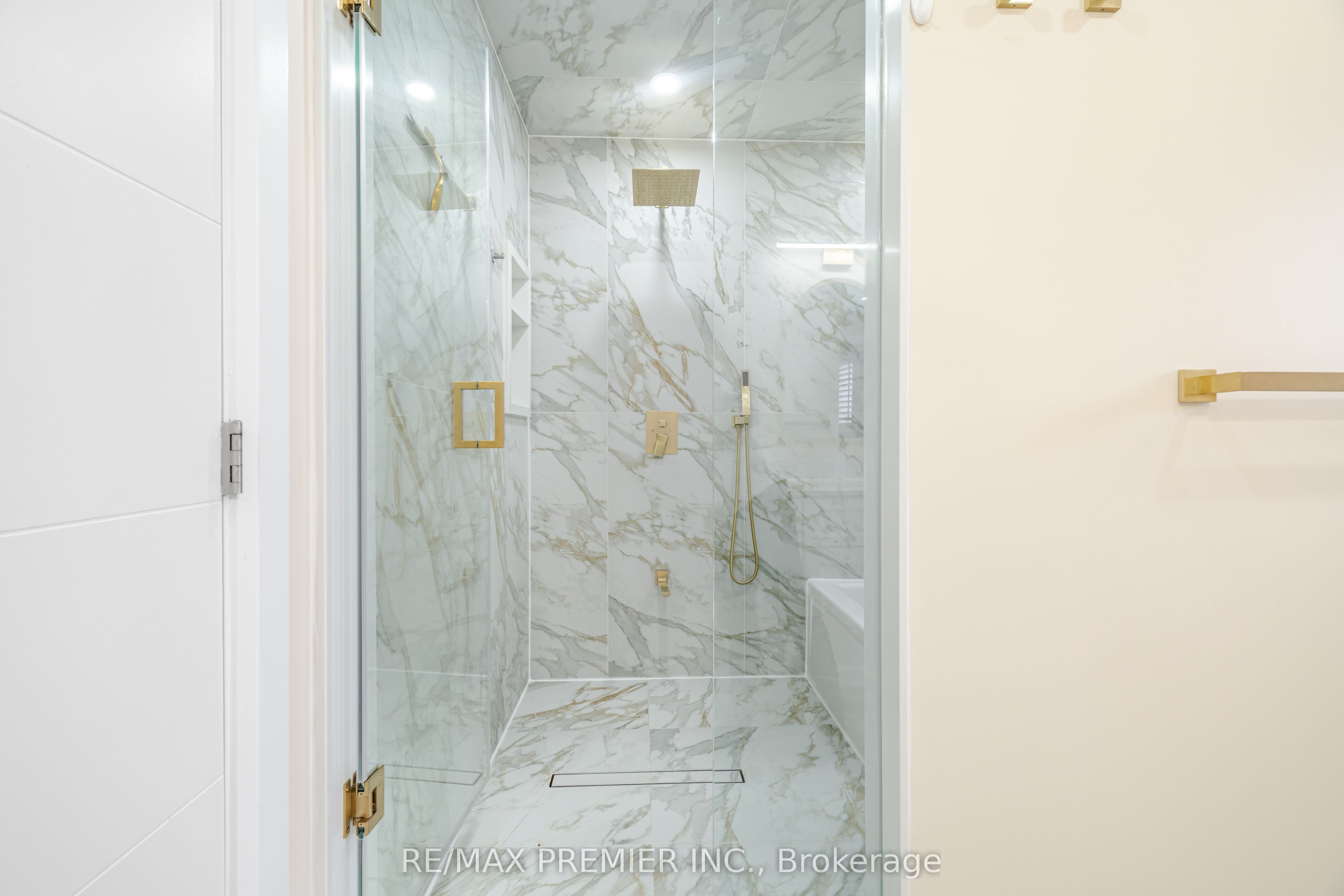 Photo 65 of 495 Fairview Road W, Mississauga, Fairview — HOMEH