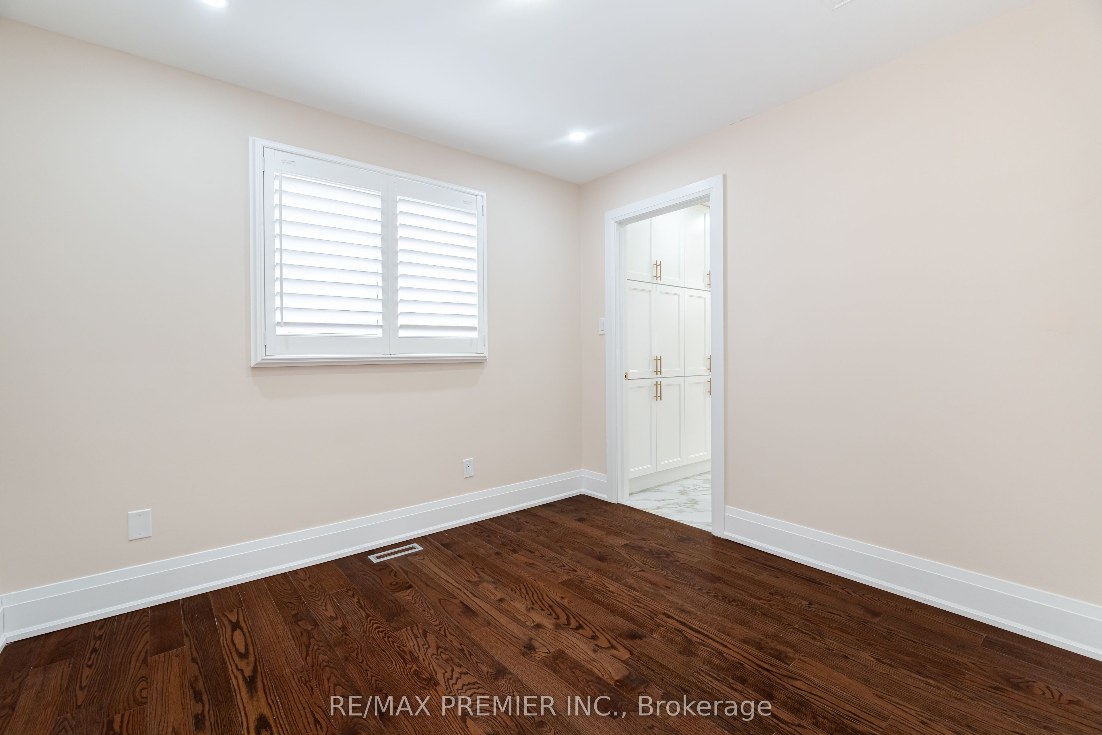 Photo 68 of 495 Fairview Road W, Mississauga, Fairview — HOMEH
