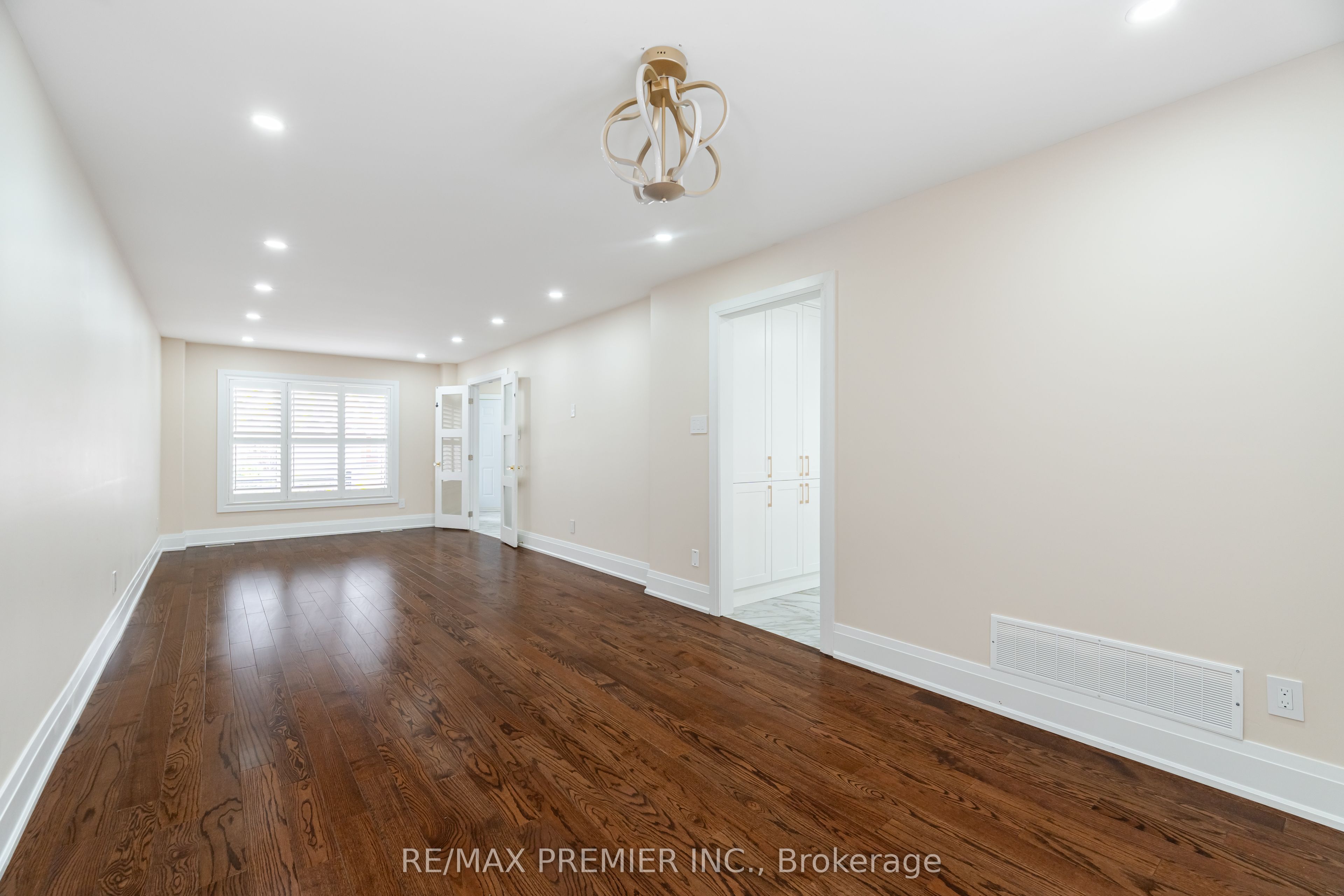 Photo 57 of 495 Fairview Road W, Mississauga, Fairview — HOMEH