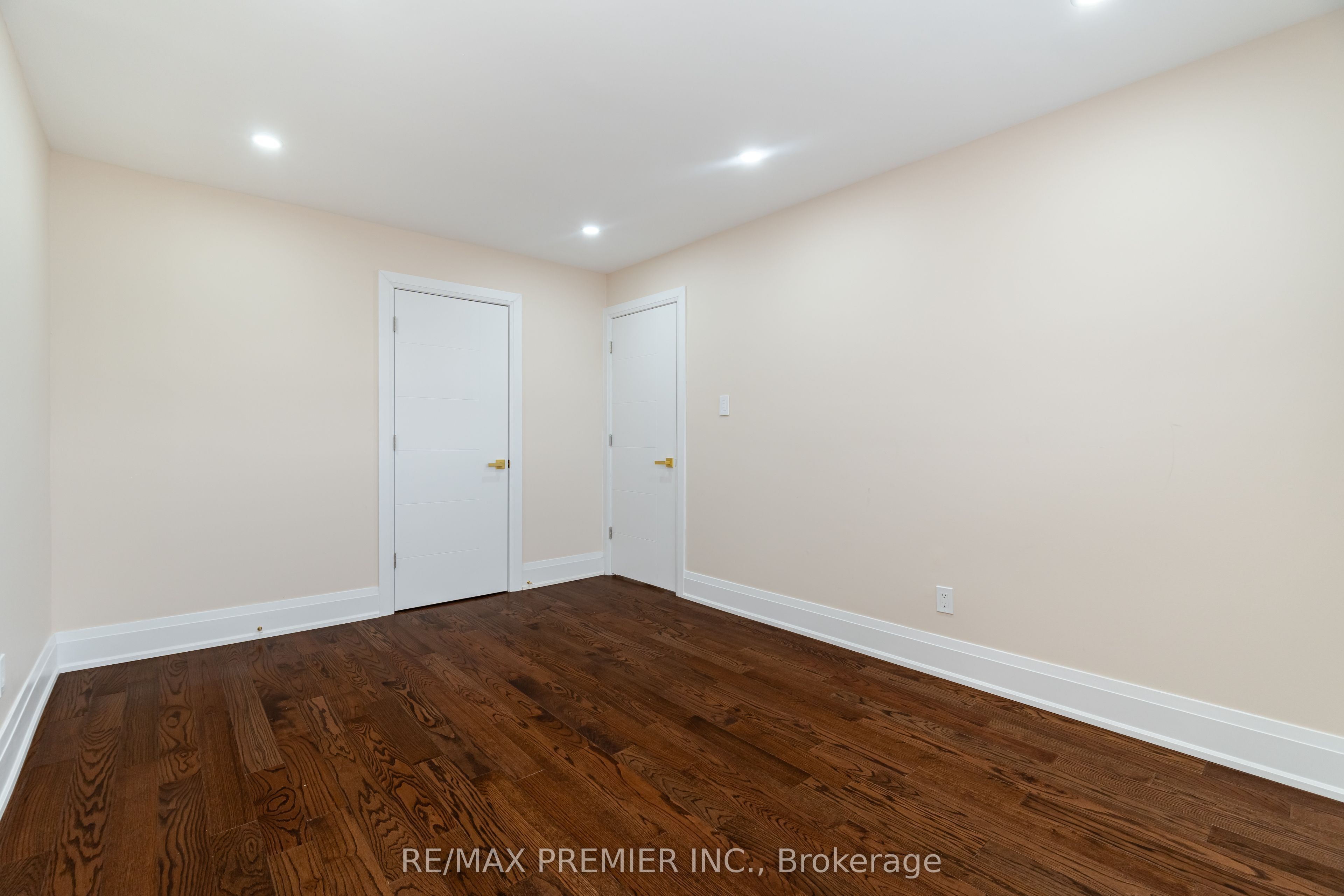 Photo 70 of 495 Fairview Road W, Mississauga, Fairview — HOMEH