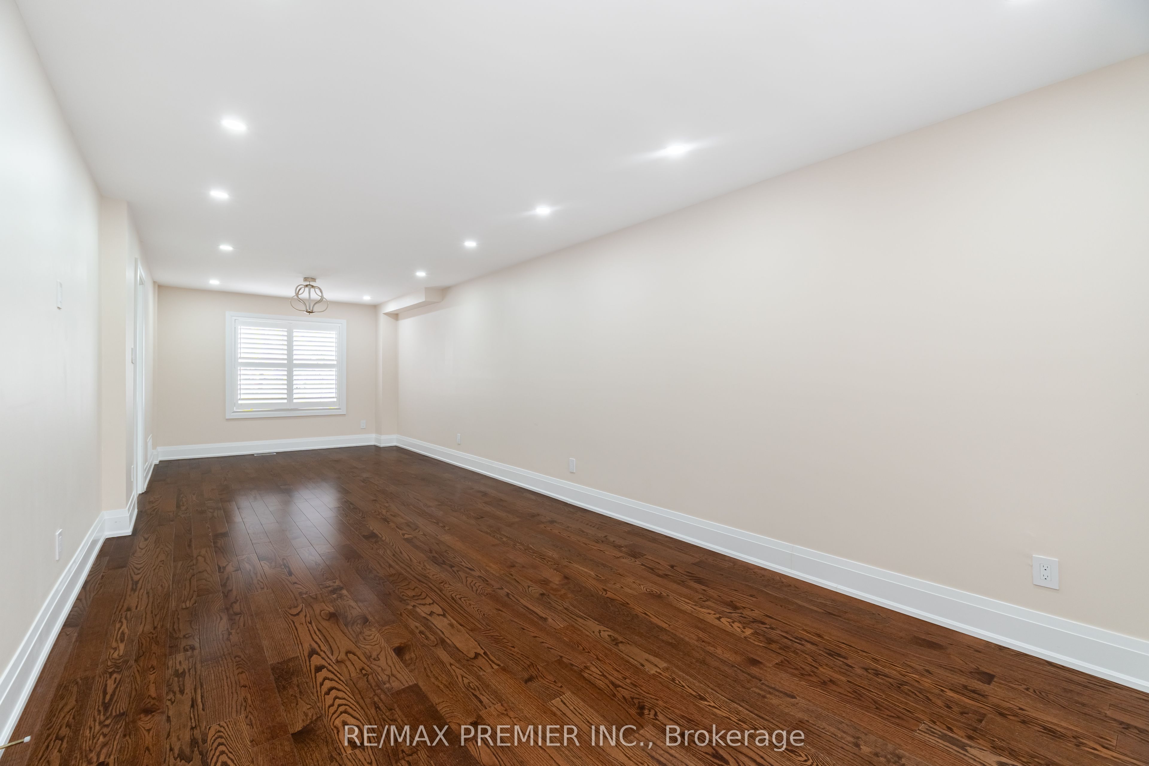 Photo 58 of 495 Fairview Road W, Mississauga, Fairview — HOMEH
