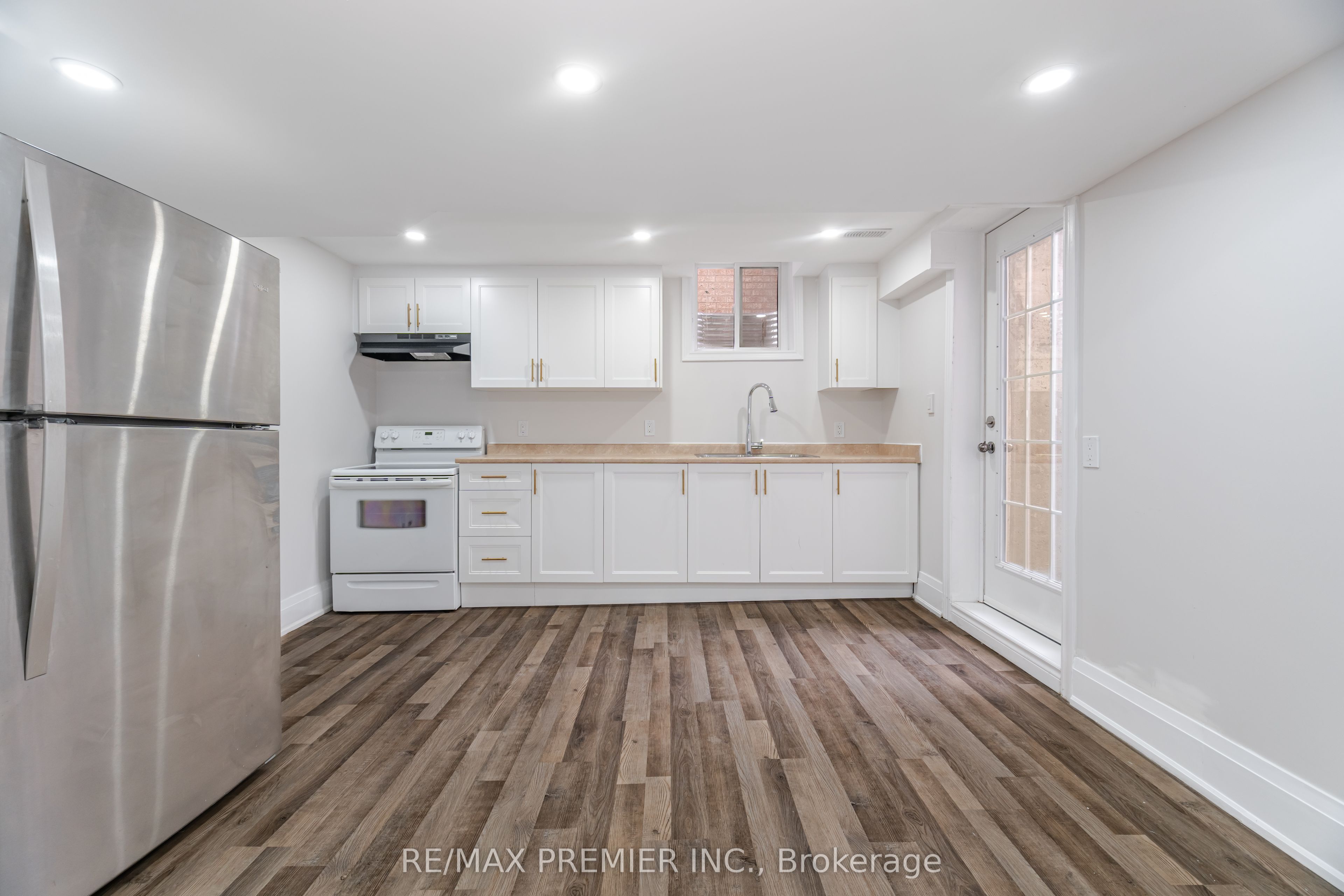 Photo 76 of 495 Fairview Road W, Mississauga, Fairview — HOMEH