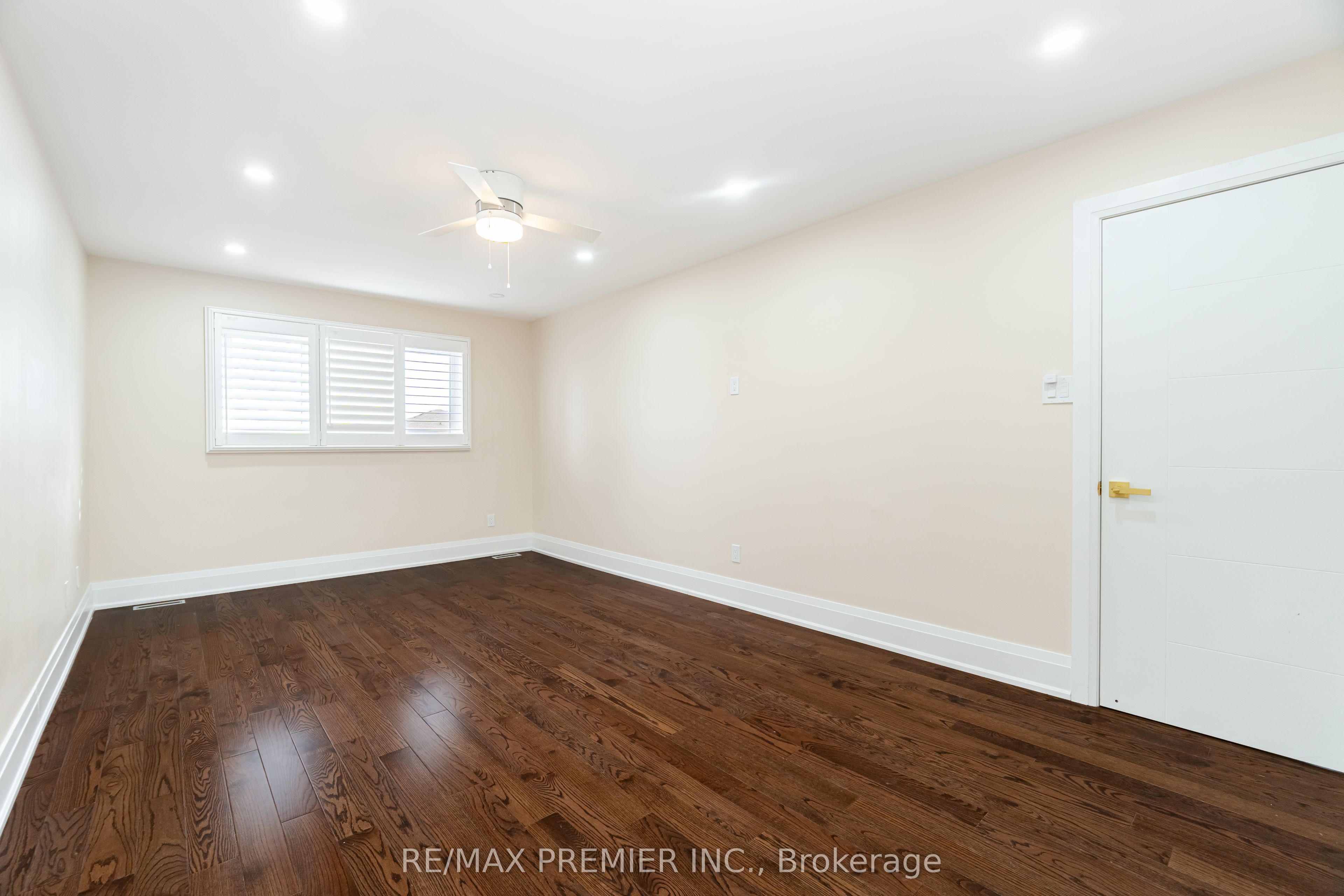 Photo 63 of 495 Fairview Road W, Mississauga, Fairview — HOMEH