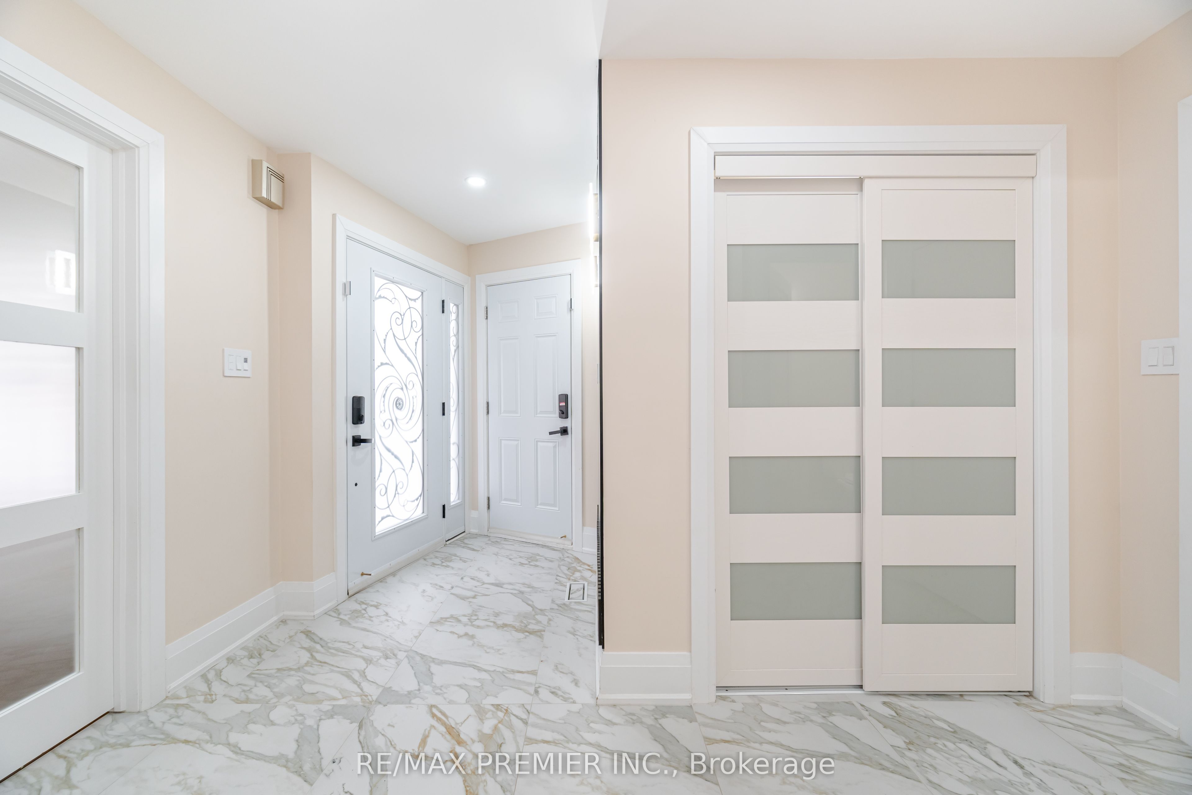 Photo 45 of 495 Fairview Road W, Mississauga, Fairview — HOMEH