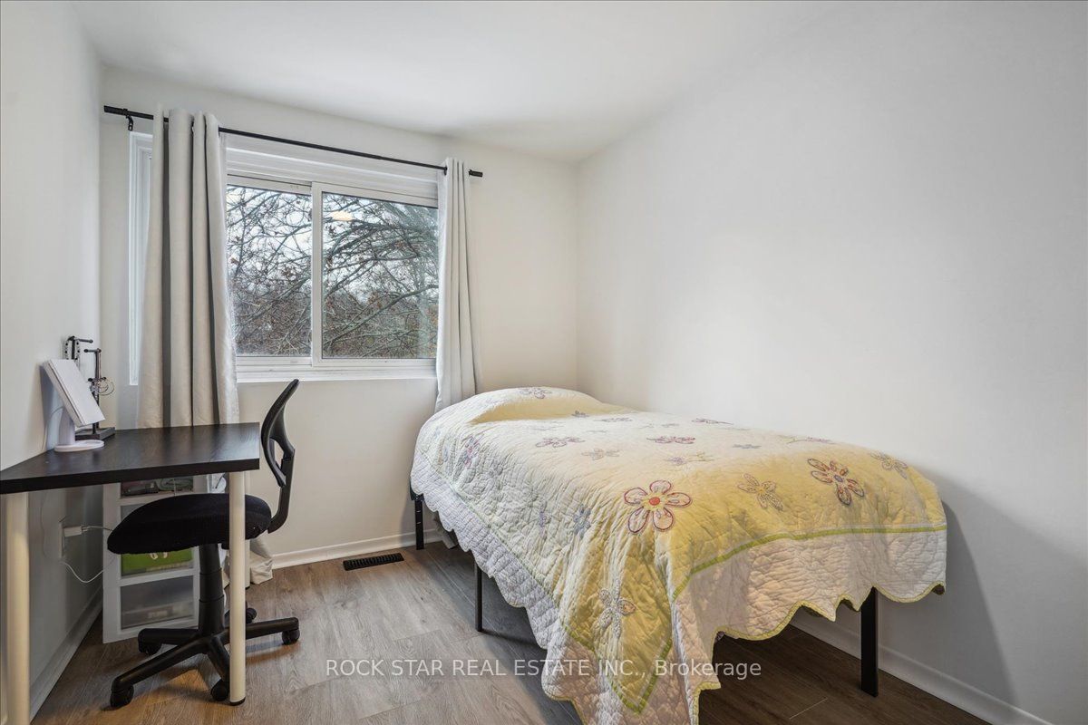 Photo 13 of 560 Camelot Drive, Oshawa, Eastdale — HOMEH