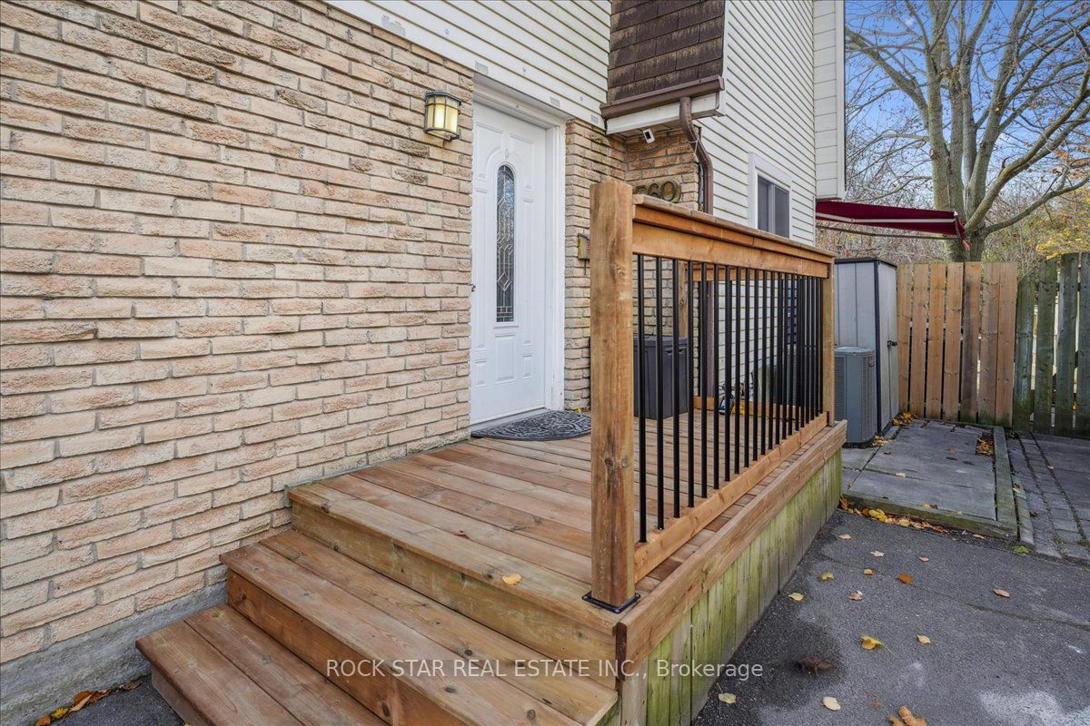 Photo 3 of 560 Camelot Drive, Oshawa, Eastdale — HOMEH