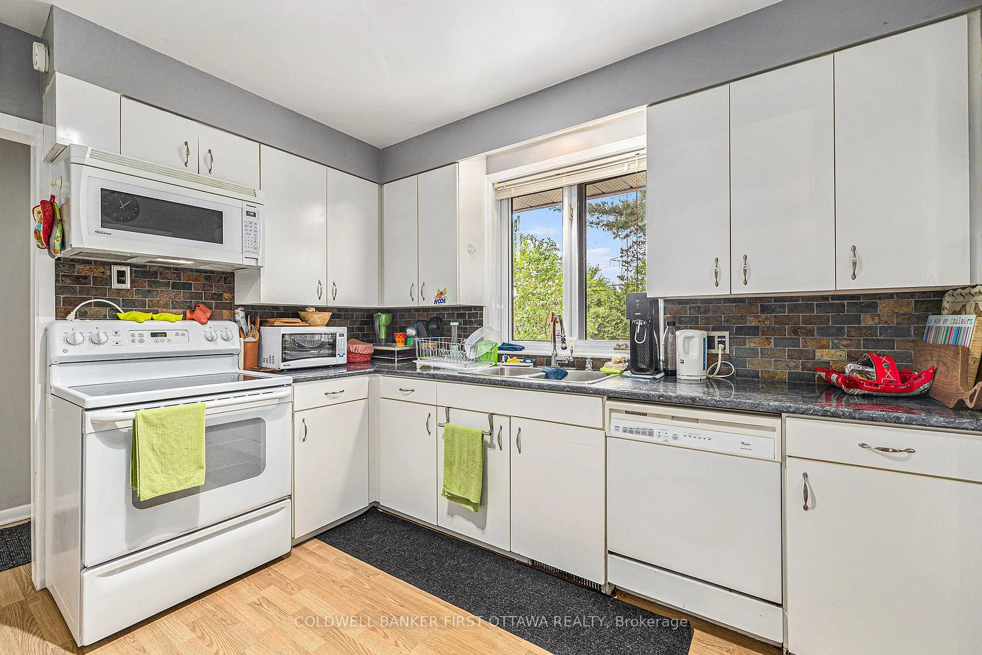 Photo 28 of 3061 Upper Otterson Place, Ottawa, Mooneys Bay/Revelstoke — HOMEH