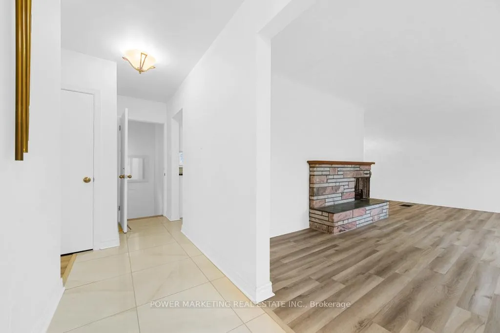Photo 12 of 17 Rothwell Drive, Ottawa, Rothwell Heights — HOMEH