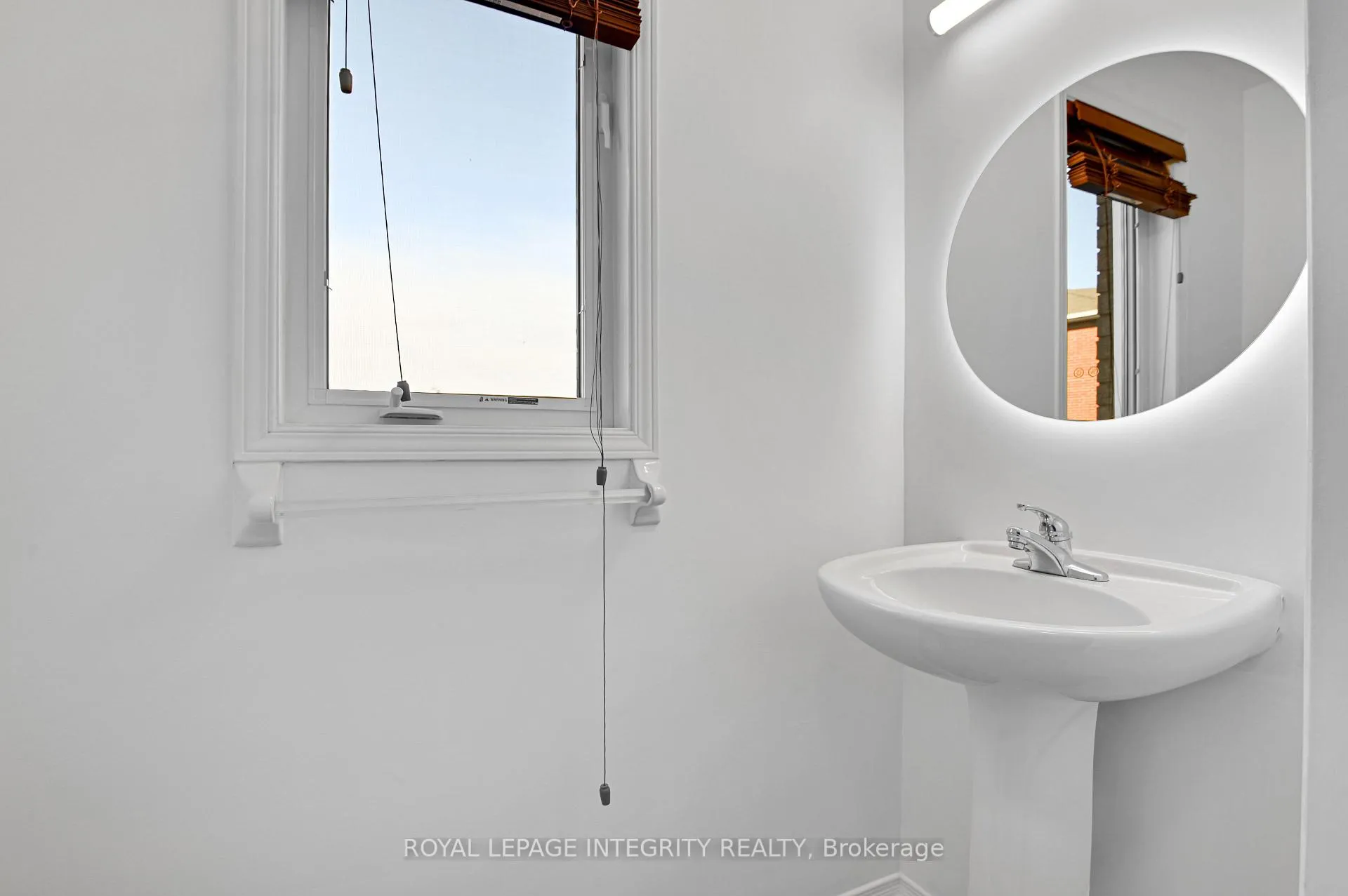 Photo 14 of 137 Tall Oak Private, Ottawa, Riverview Park — HOMEH