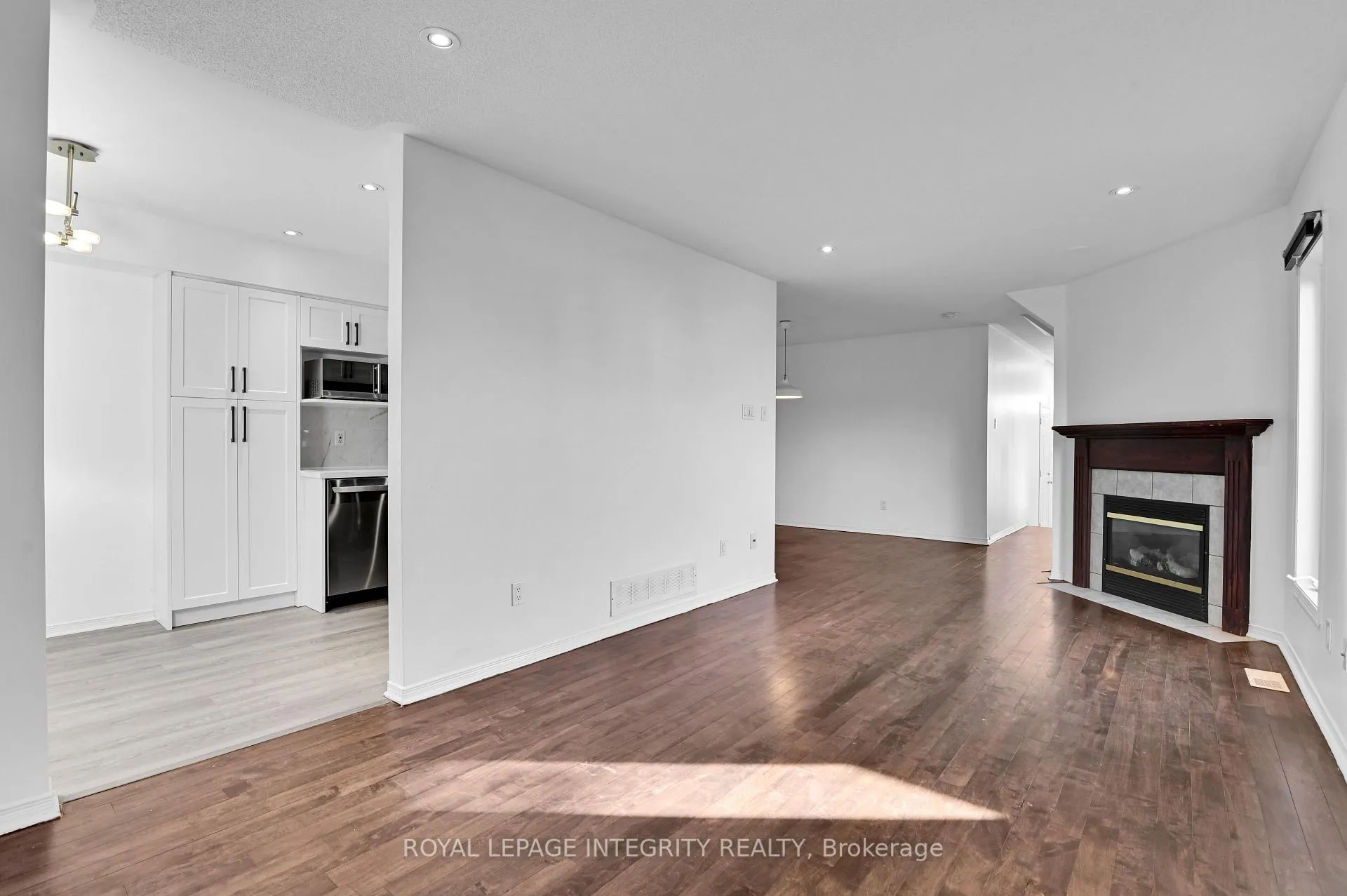 Photo 27 of 137 Tall Oak Private, Ottawa, Riverview Park — HOMEH