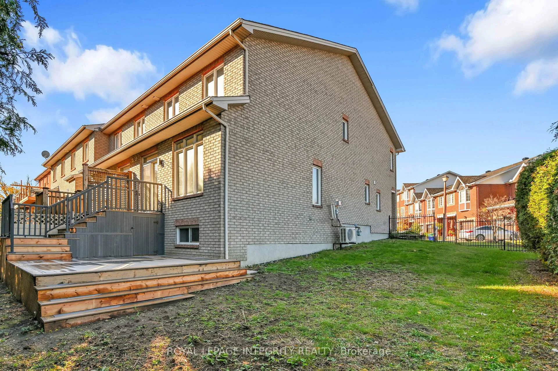 Photo 90 of 137 Tall Oak Private, Ottawa, Riverview Park — HOMEH