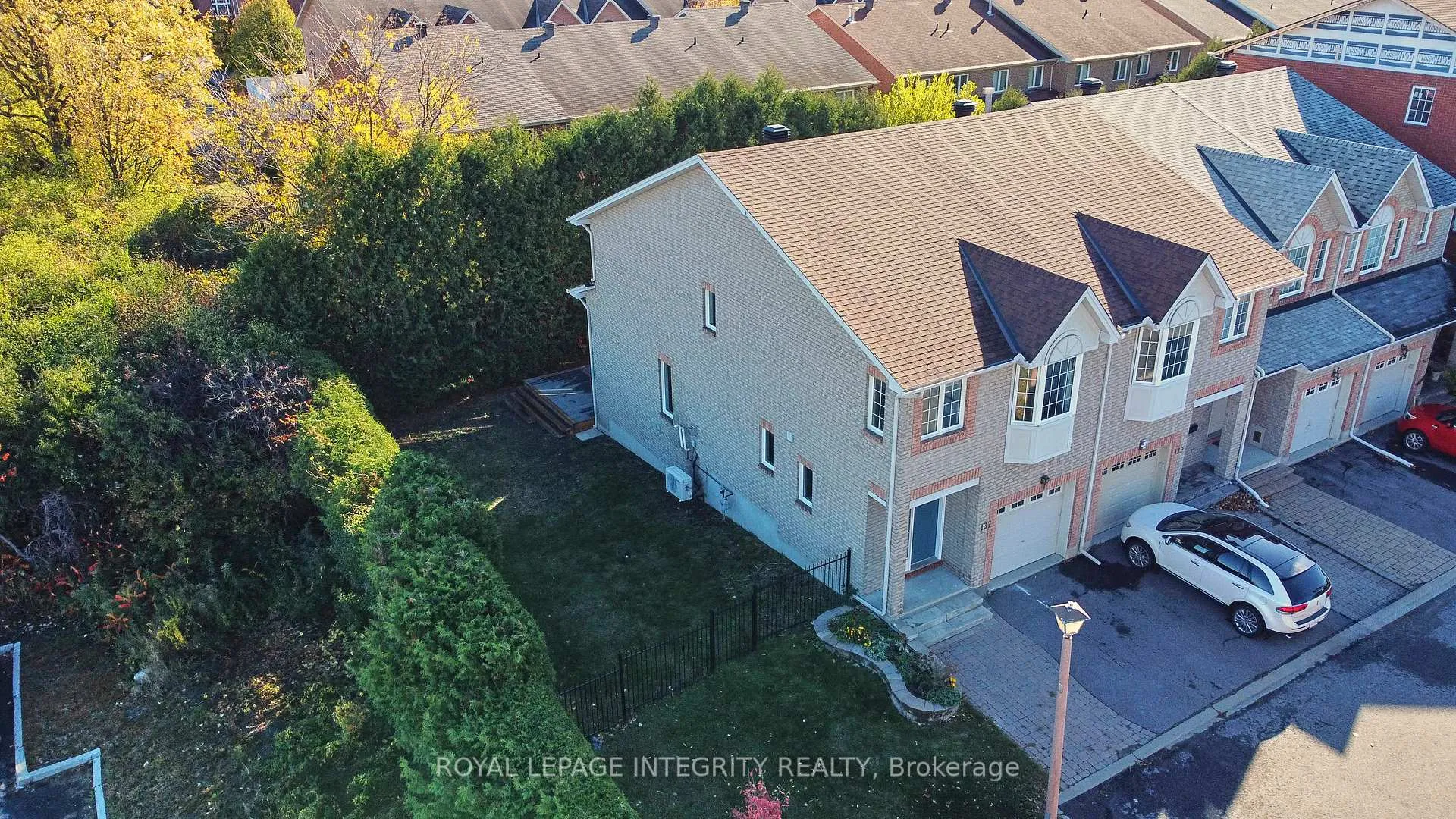 Photo 98 of 137 Tall Oak Private, Ottawa, Riverview Park — HOMEH