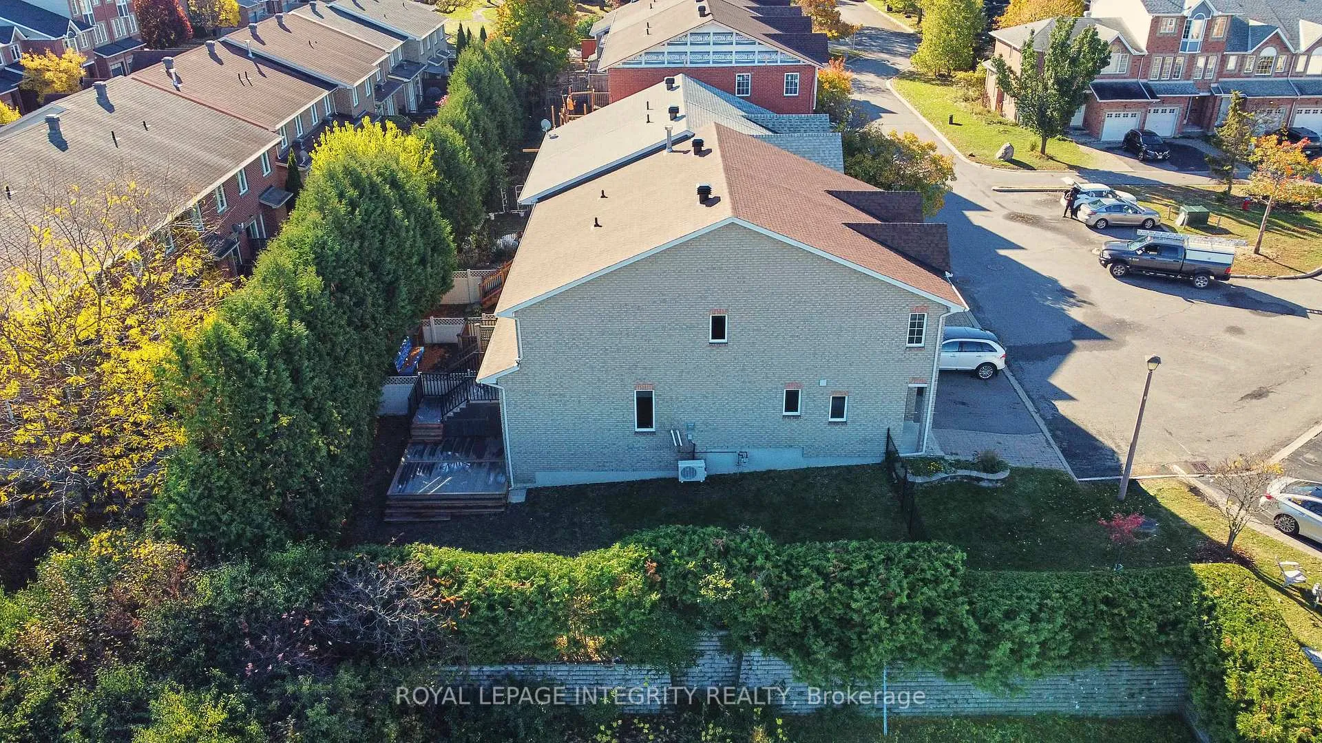 Photo 102 of 137 Tall Oak Private, Ottawa, Riverview Park — HOMEH