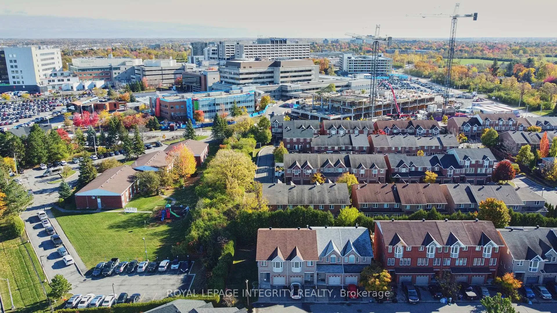 Photo 111 of 137 Tall Oak Private, Ottawa, Riverview Park — HOMEH