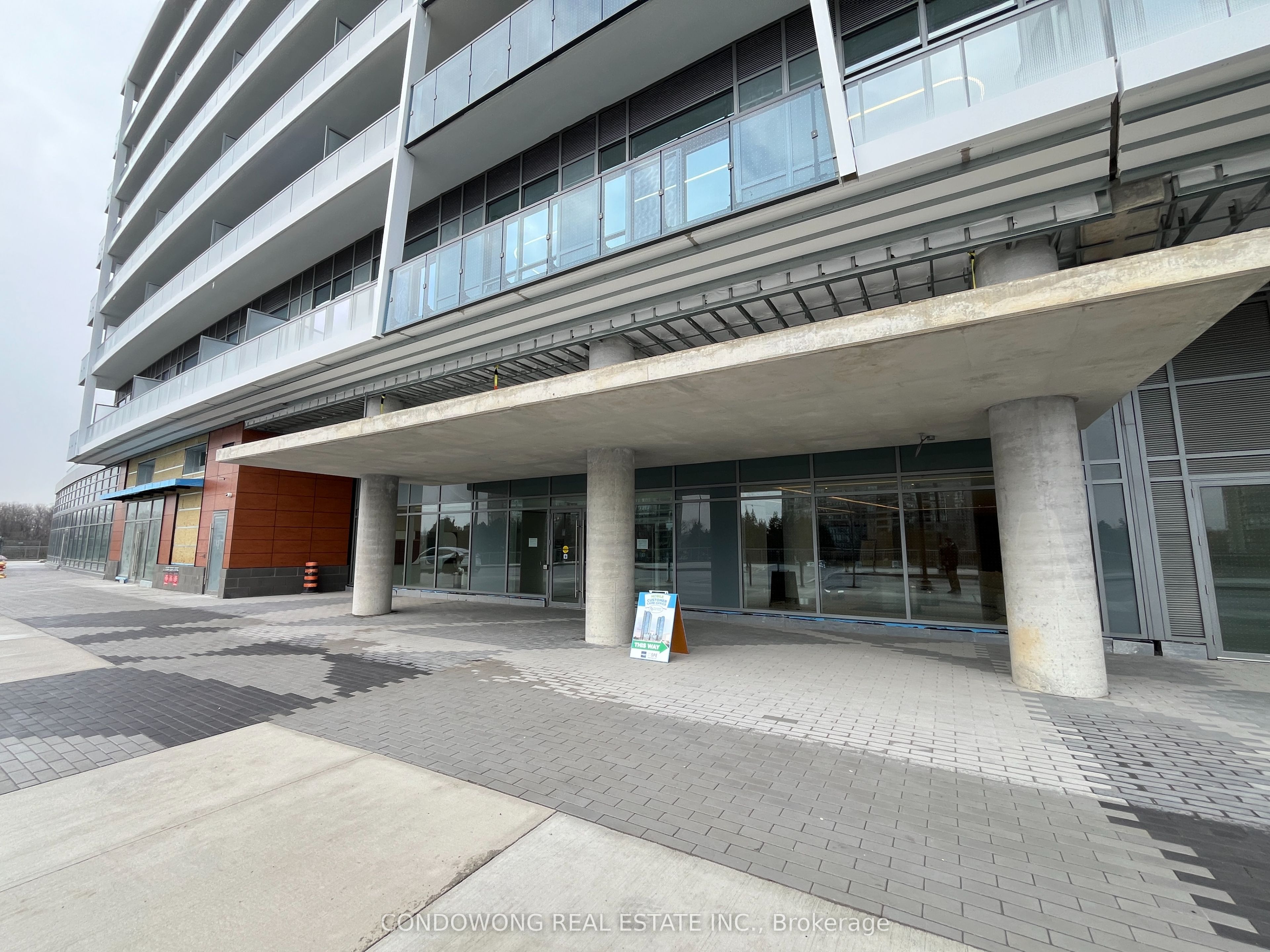 Photo 36 of 50 Upper Mall Way E, Vaughan, Brownridge — HOMEH