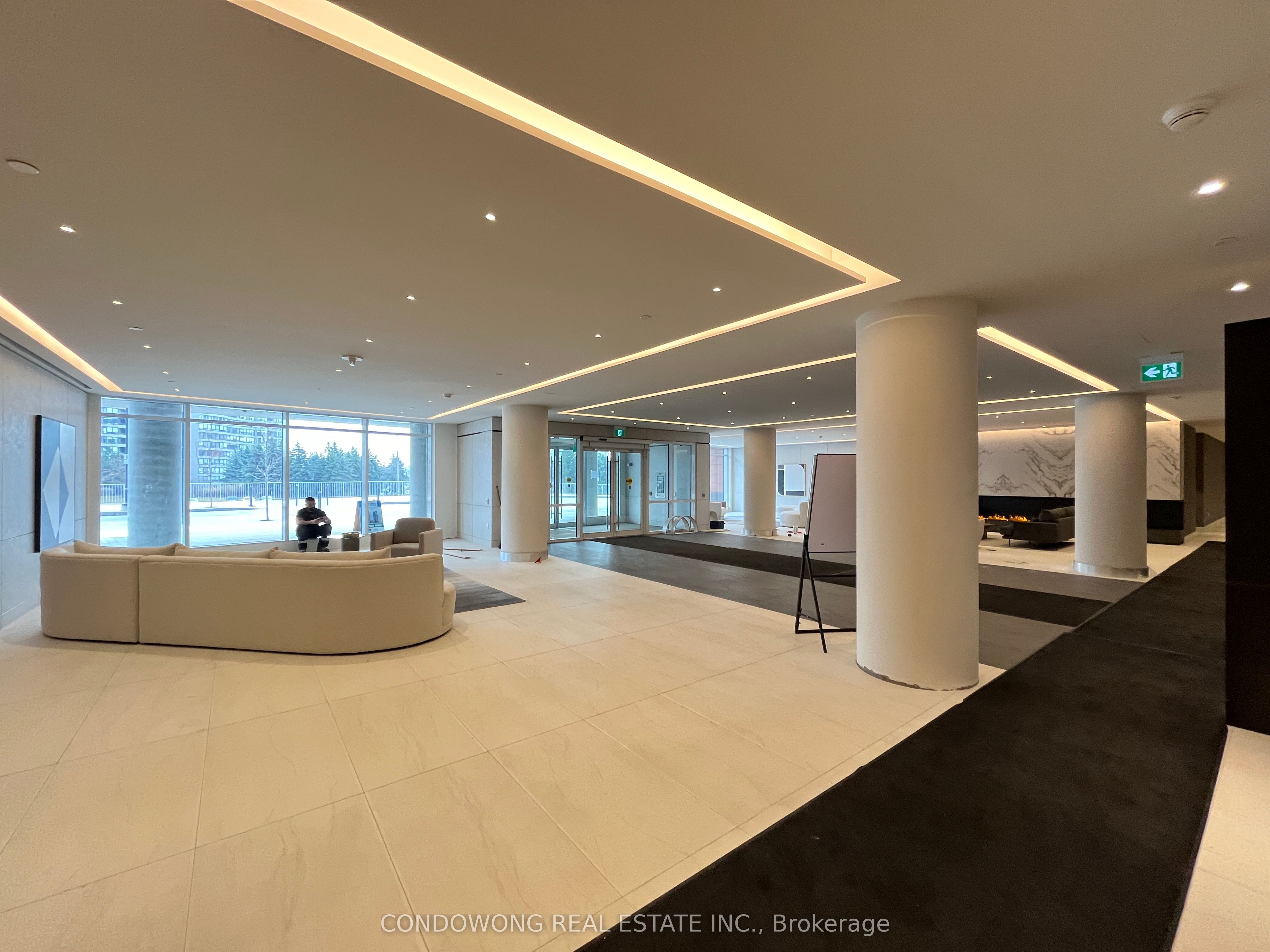Photo 40 of 50 Upper Mall Way E, Vaughan, Brownridge — HOMEH