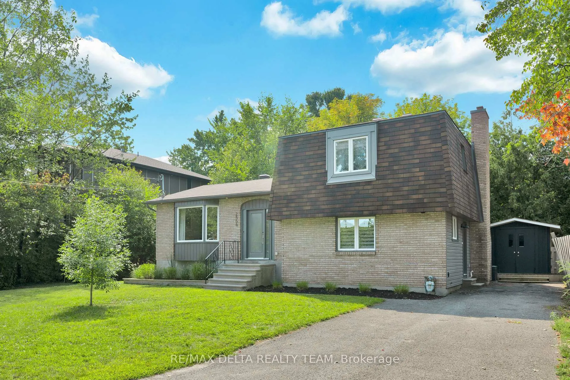 Photo 2 of 2556 Gravelle Crescent, Ottawa, Blackburn Hamlet — HOMEH