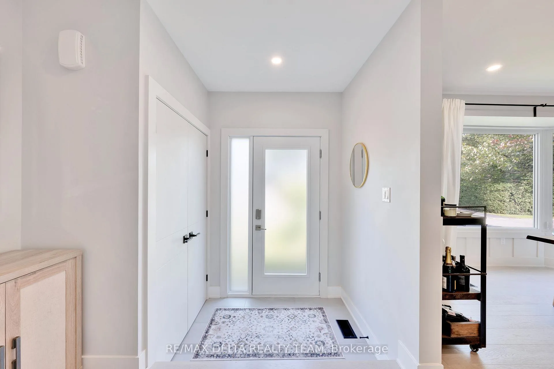 Photo 3 of 2556 Gravelle Crescent, Ottawa, Blackburn Hamlet — HOMEH