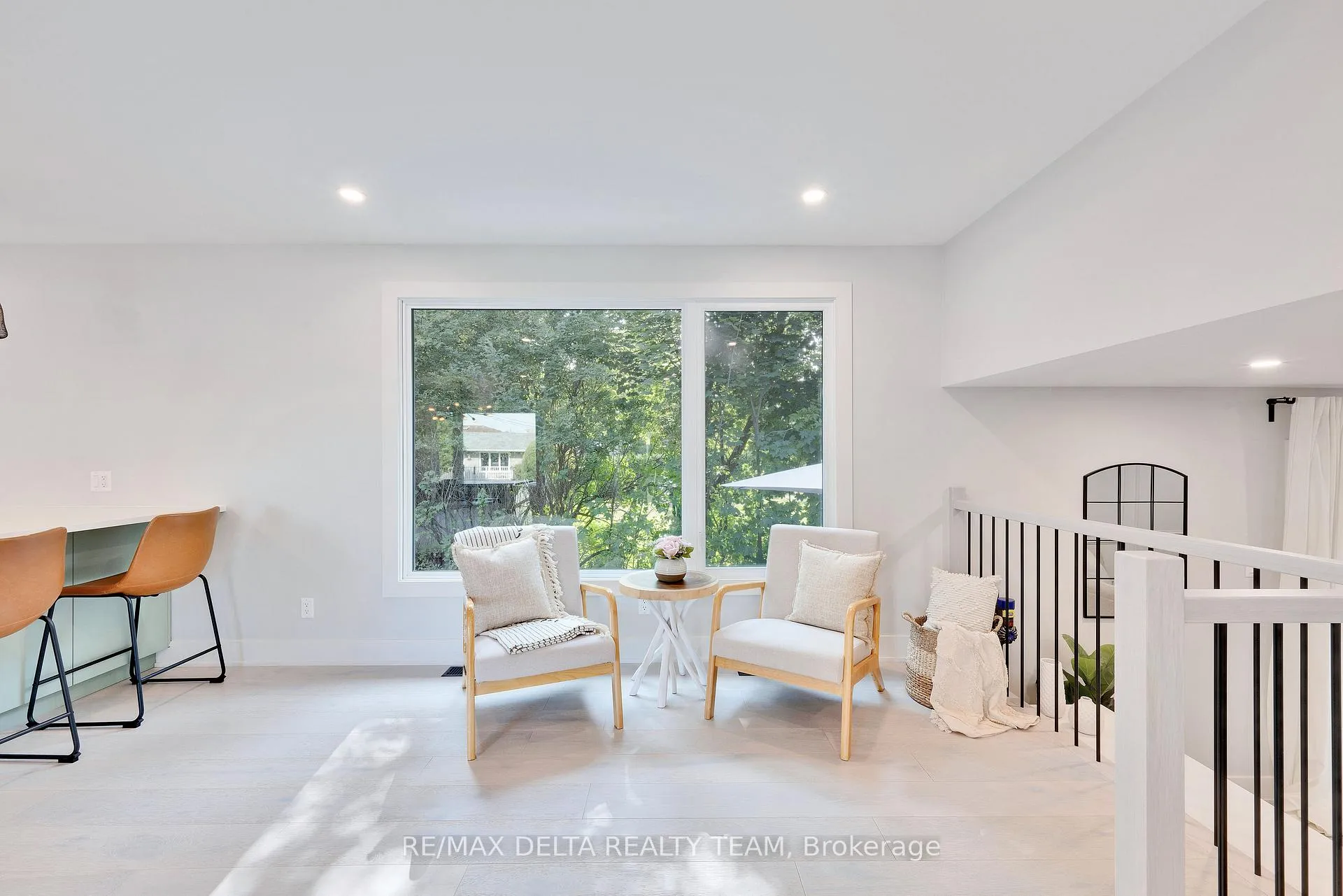 Photo 10 of 2556 Gravelle Crescent, Ottawa, Blackburn Hamlet — HOMEH