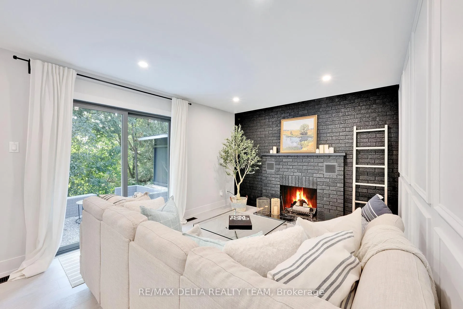 Photo 11 of 2556 Gravelle Crescent, Ottawa, Blackburn Hamlet — HOMEH