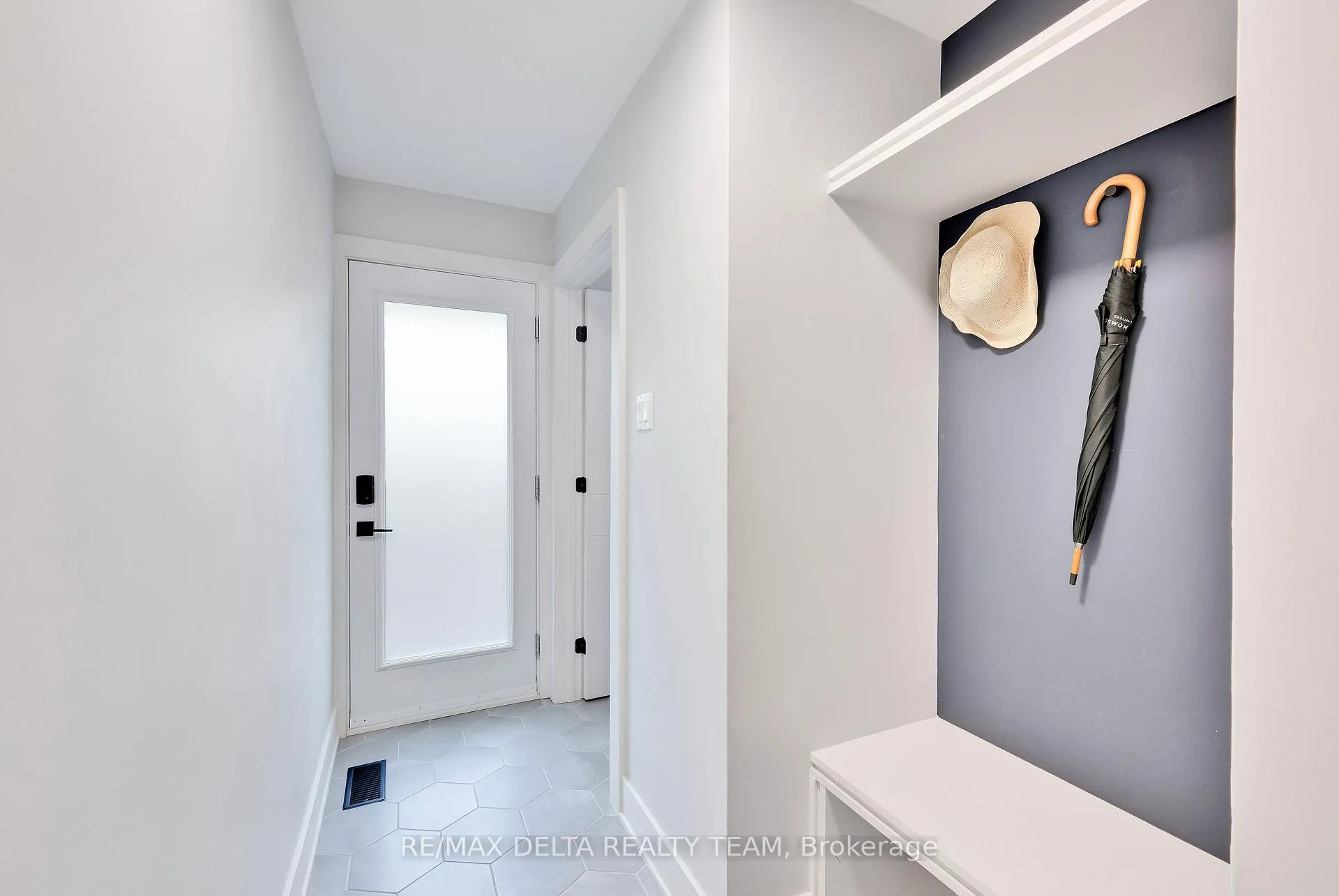 Photo 17 of 2556 Gravelle Crescent, Ottawa, Blackburn Hamlet — HOMEH