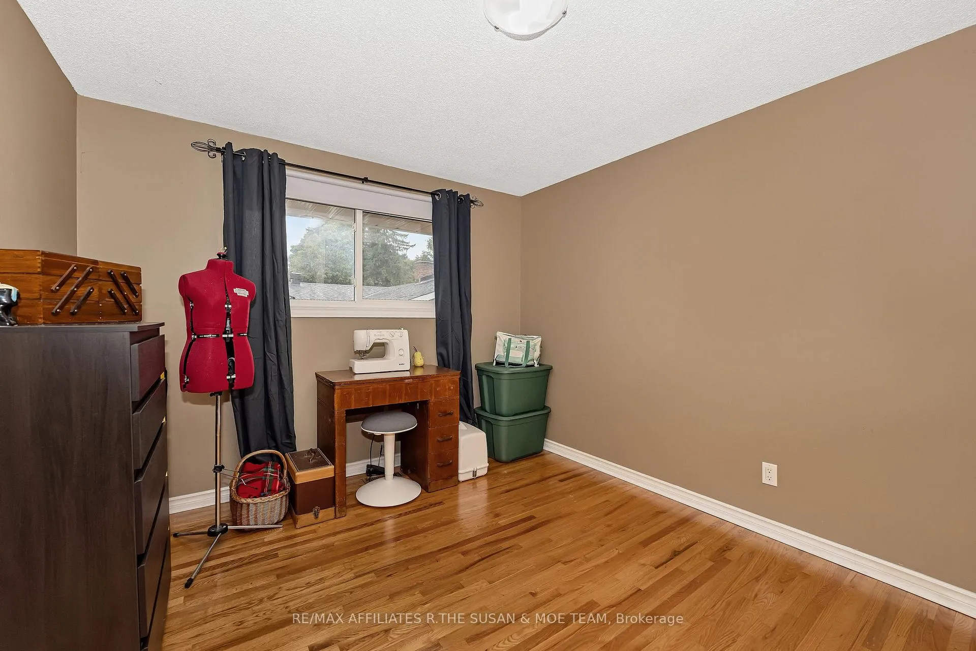 Photo 126 of 596 Dickinson Avenue, Ottawa, Riverside Park South — HOMEH