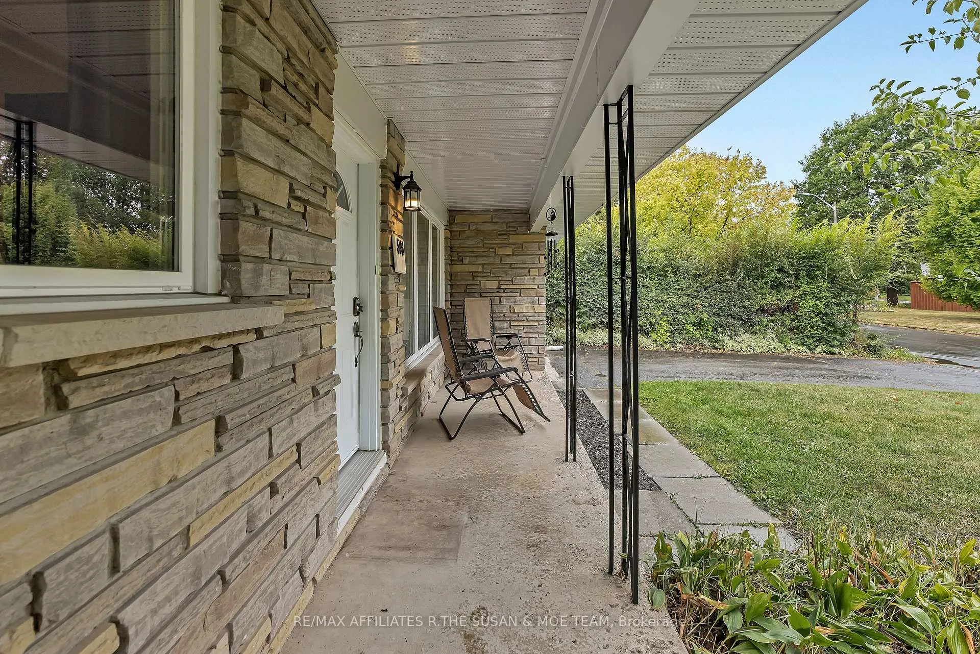 Photo 154 of 596 Dickinson Avenue, Ottawa, Riverside Park South — HOMEH