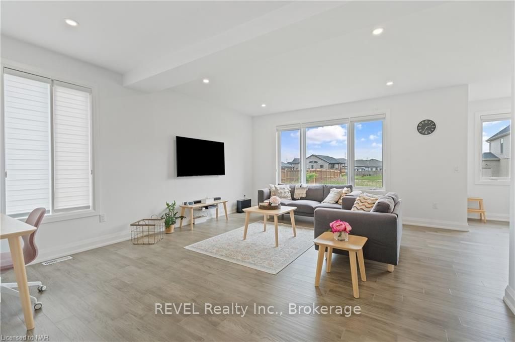 Photo 8 of 24 Sparkle Drive, Thorold, Rolling Meadows — HOMEH