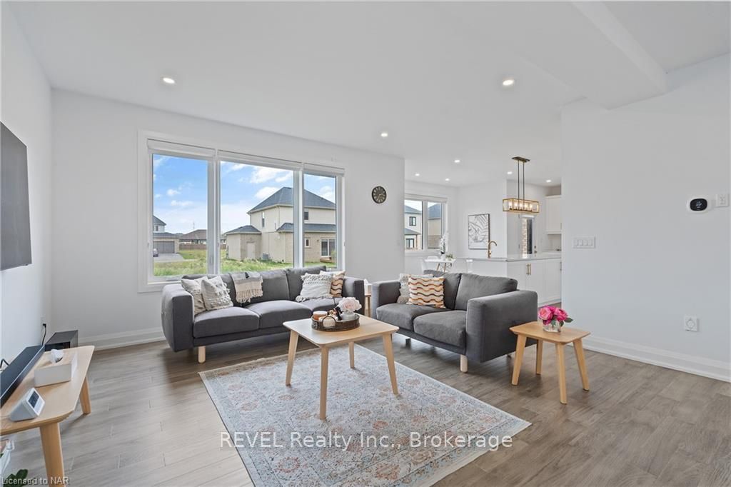 Photo 9 of 24 Sparkle Drive, Thorold, Rolling Meadows — HOMEH