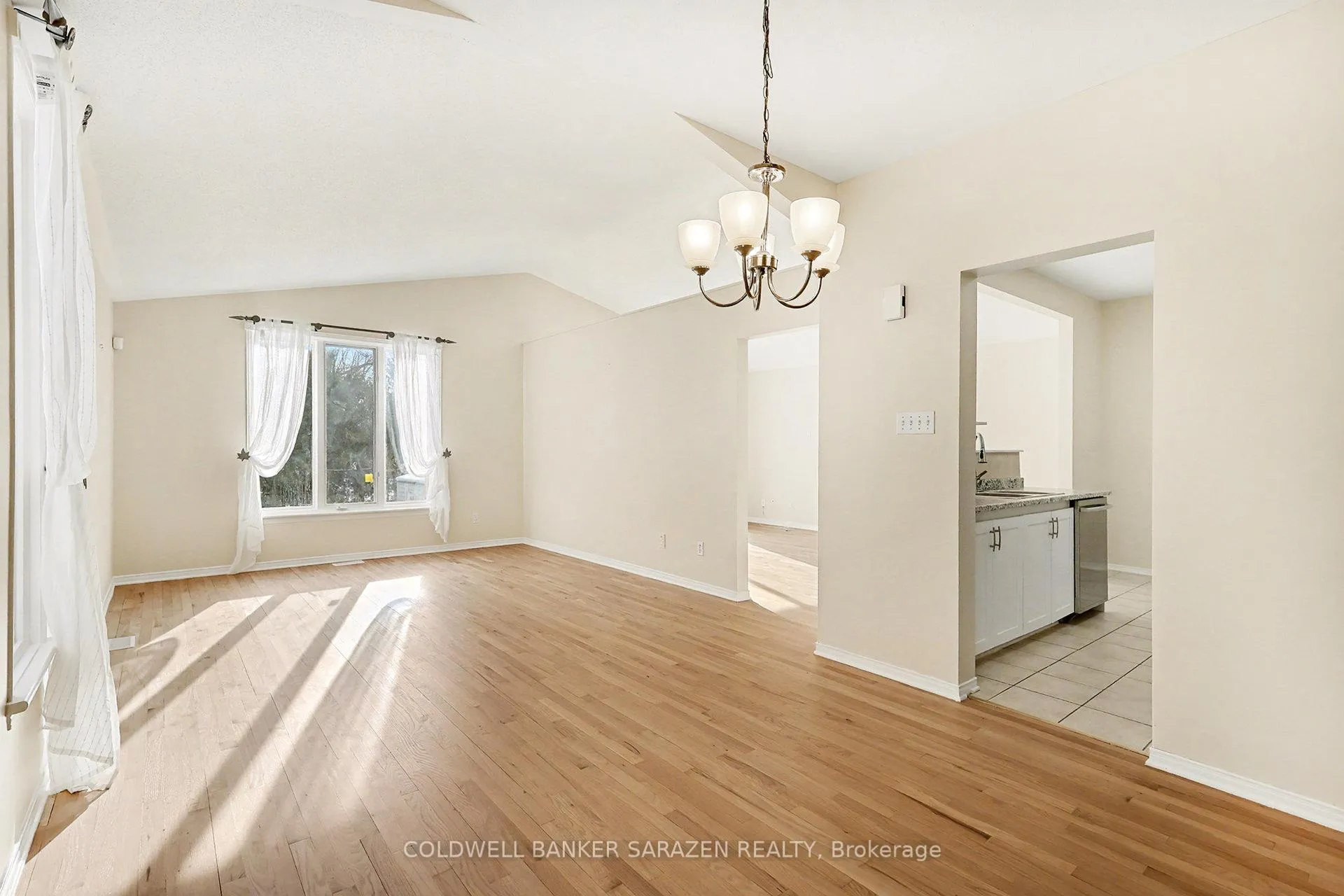 Photo 6 of 5132 Lerner Way, Ottawa, Beacon Hill South — HOMEH