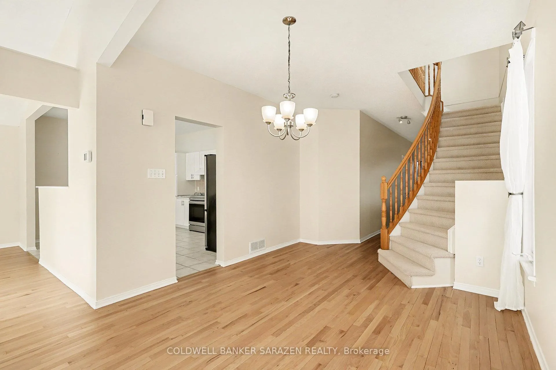 Photo 7 of 5132 Lerner Way, Ottawa, Beacon Hill South — HOMEH