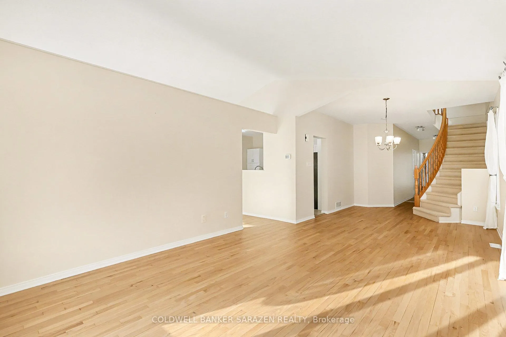 Photo 10 of 5132 Lerner Way, Ottawa, Beacon Hill South — HOMEH