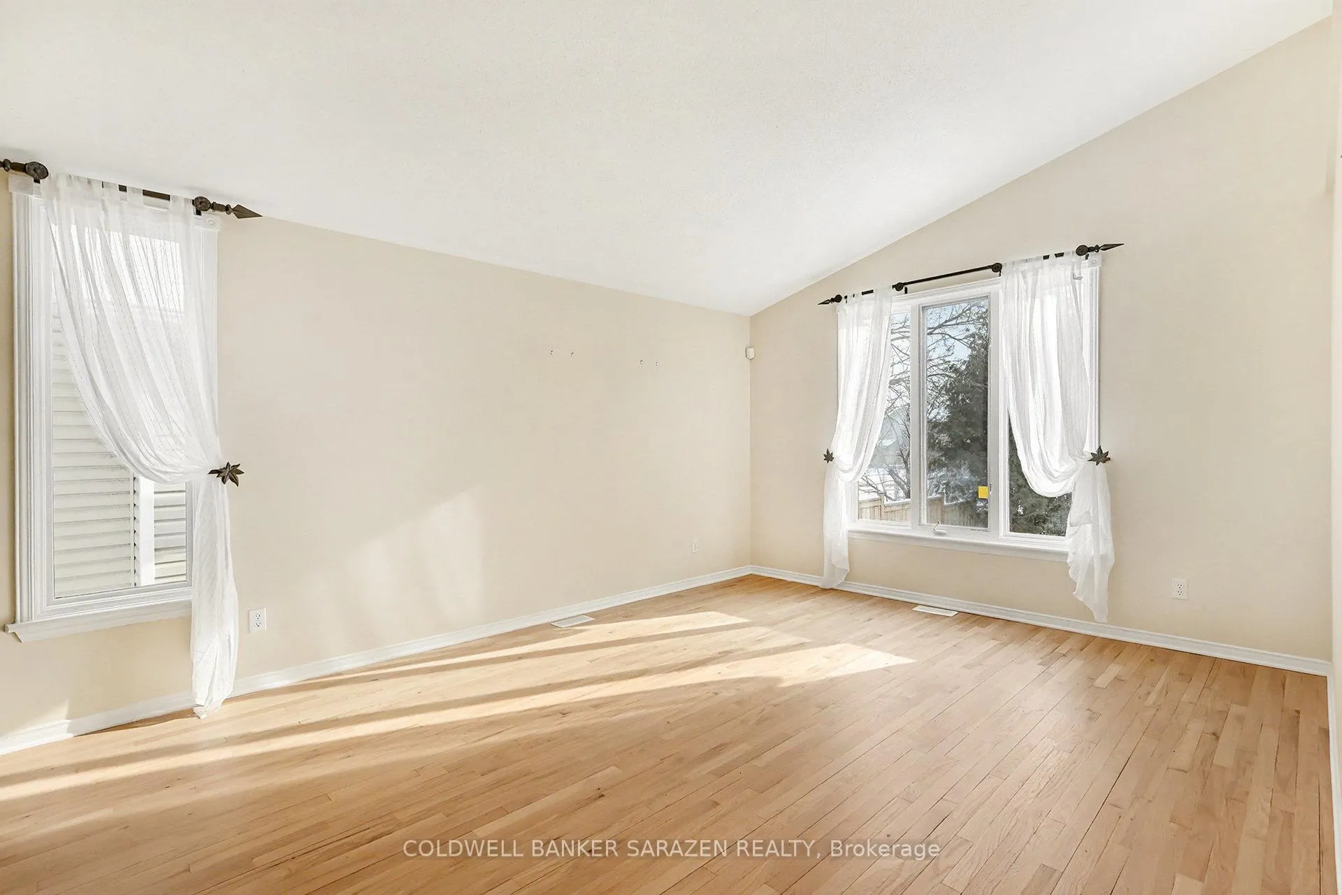 Photo 11 of 5132 Lerner Way, Ottawa, Beacon Hill South — HOMEH