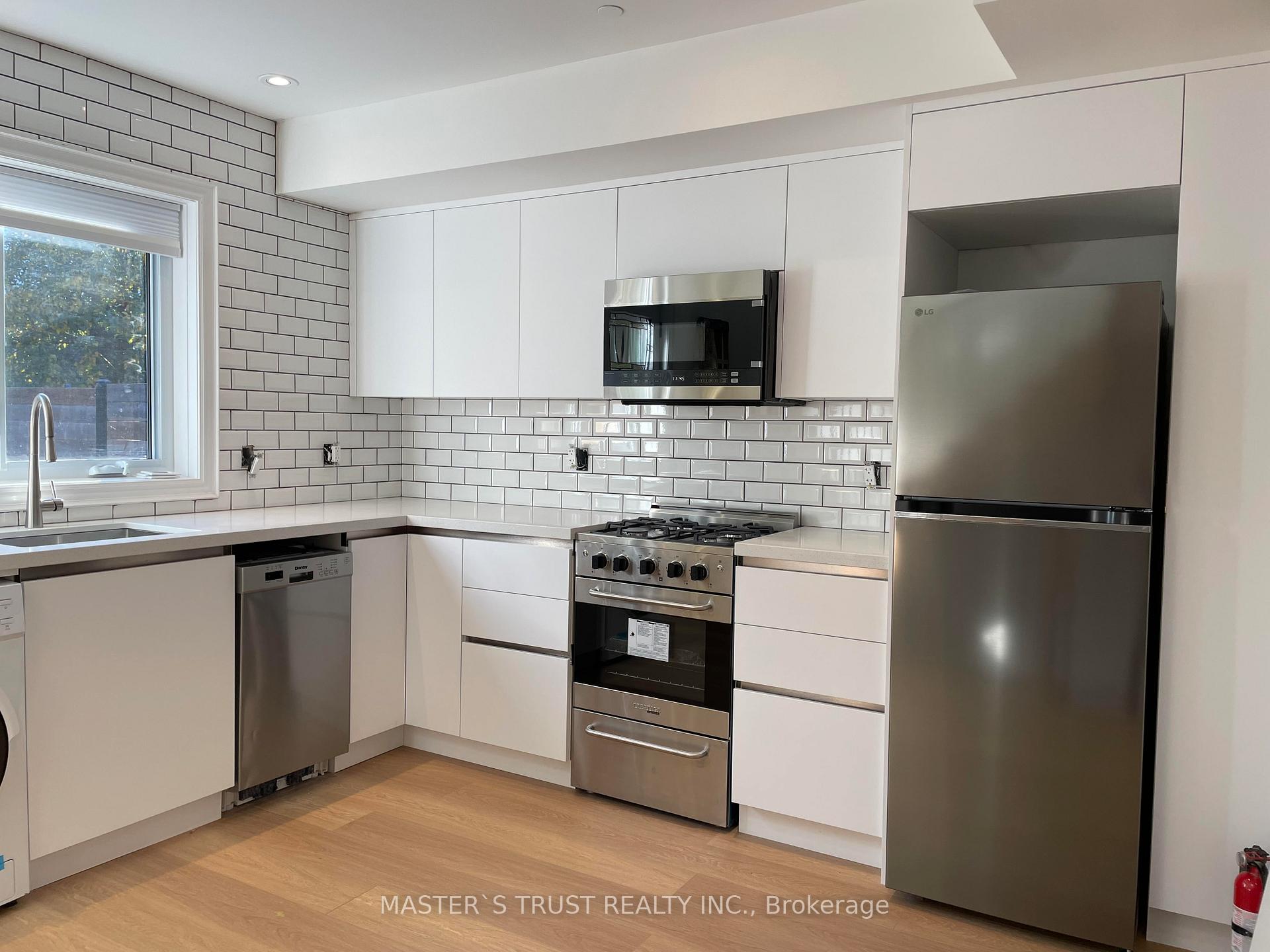 Photo 2 of Unit Unit4, 246 Lippincott Street, Toronto, University — HOMEH