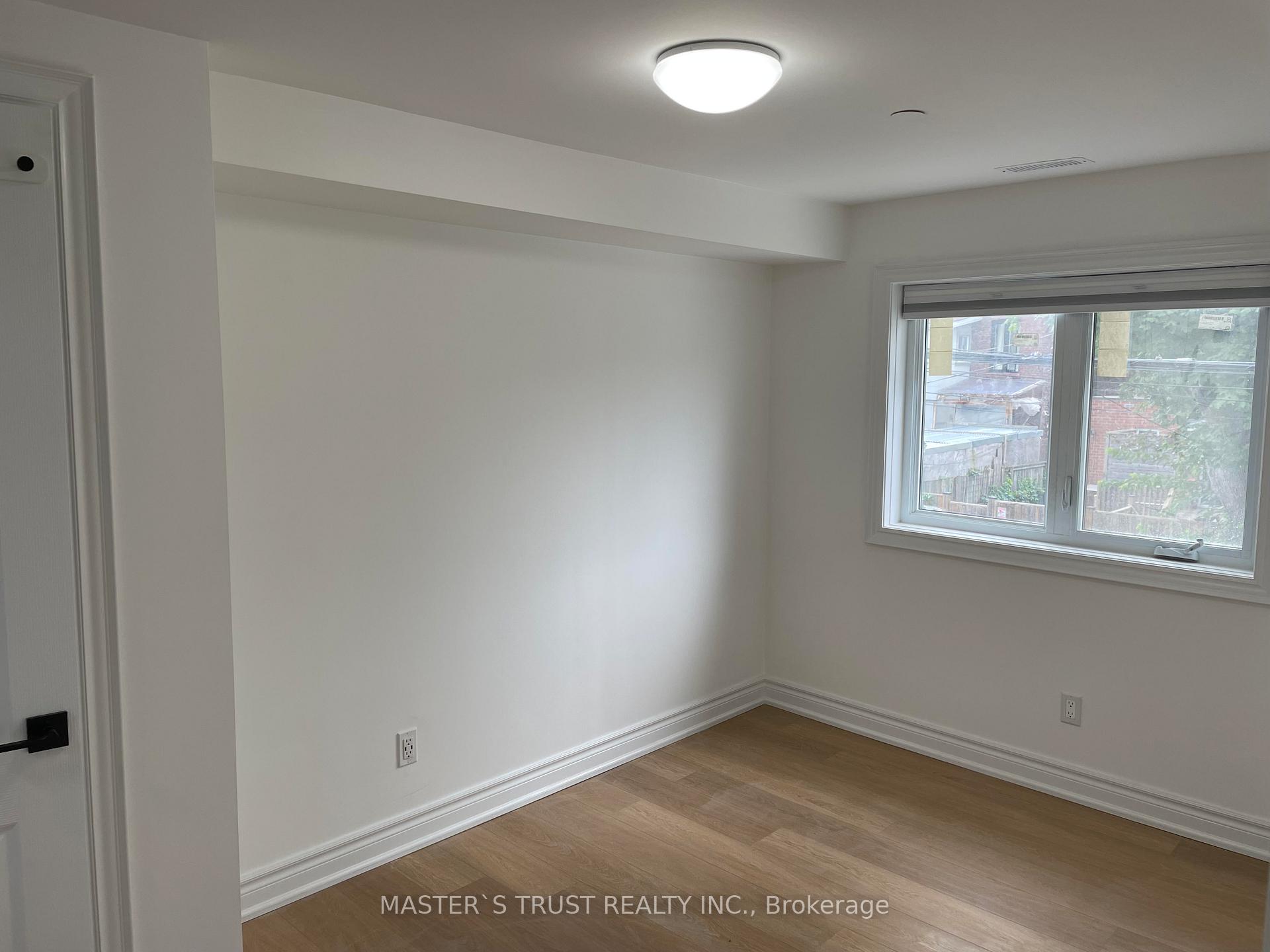 Photo 5 of Unit Unit4, 246 Lippincott Street, Toronto, University — HOMEH