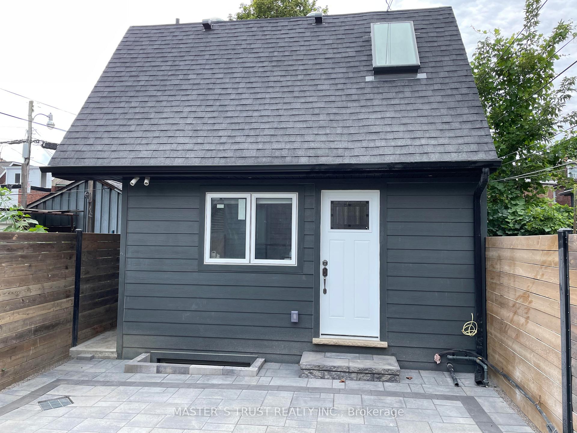 Photo 12 of Unit Unit4, 246 Lippincott Street, Toronto, University — HOMEH