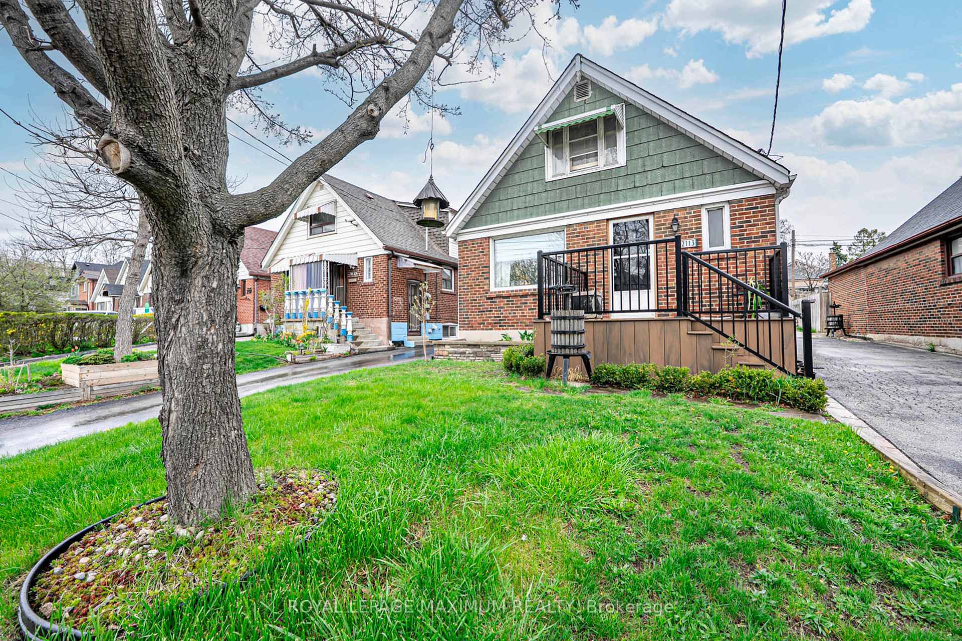 Front of 2113 Keele Street