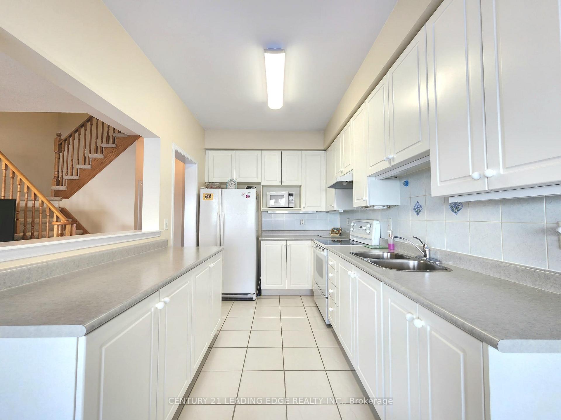 Photo 9 of 146 Gristone Crescent, Scarborough, Rouge — HOMEH