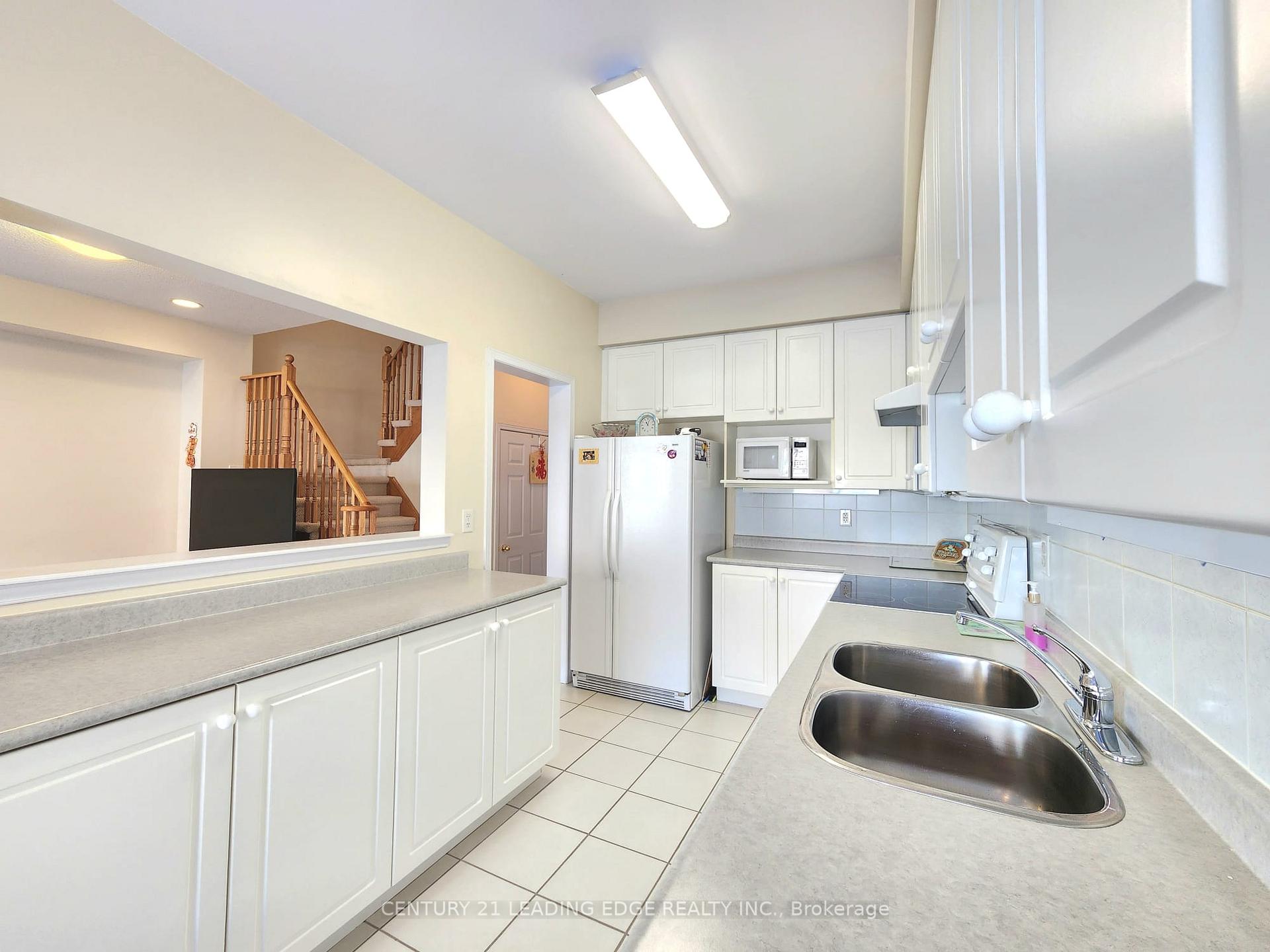 Photo 10 of 146 Gristone Crescent, Scarborough, Rouge — HOMEH