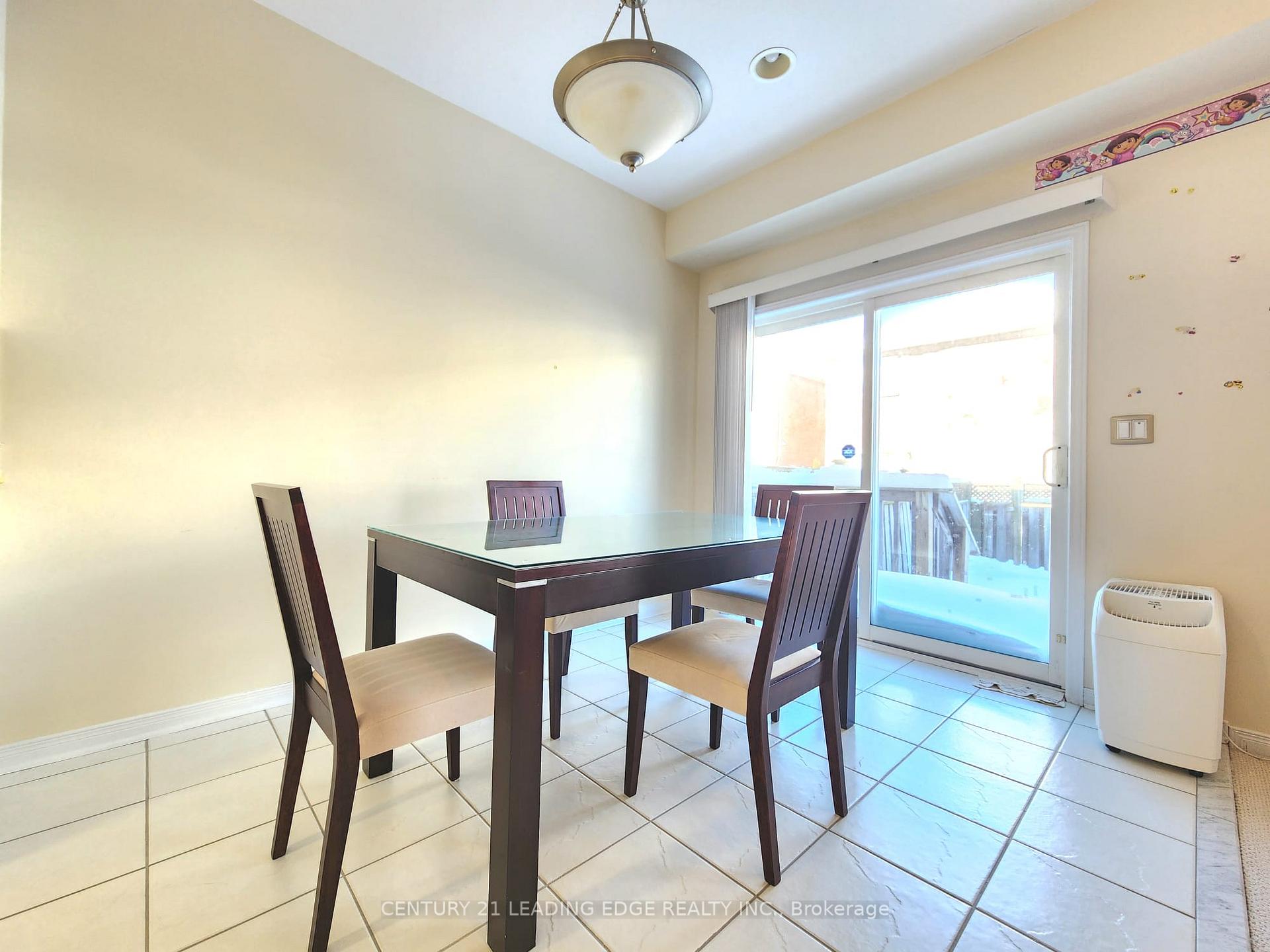 Photo 12 of 146 Gristone Crescent, Scarborough, Rouge — HOMEH