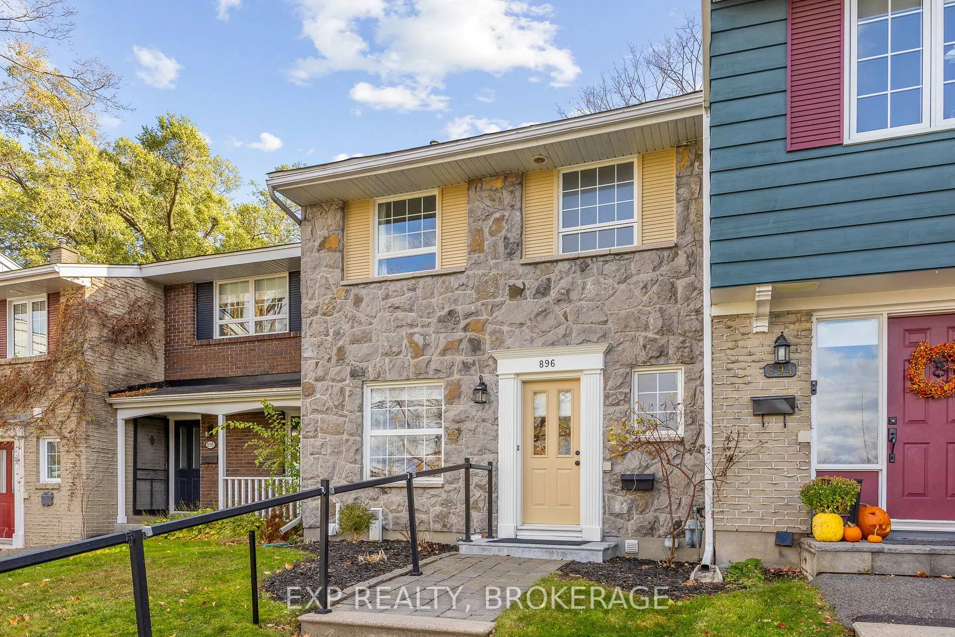 Photo 3 of 896 Walkley Road, Ottawa, Riverside Park South — HOMEH