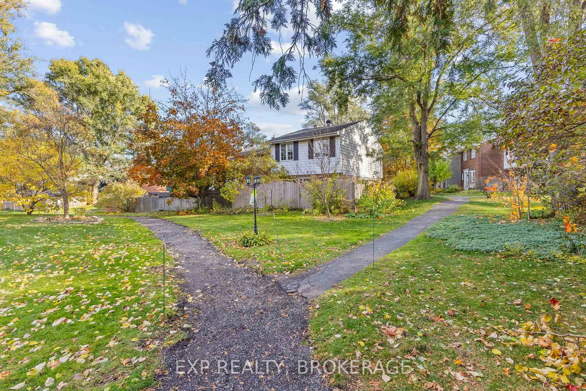 Photo 20 of 896 Walkley Road, Ottawa, Riverside Park South — HOMEH
